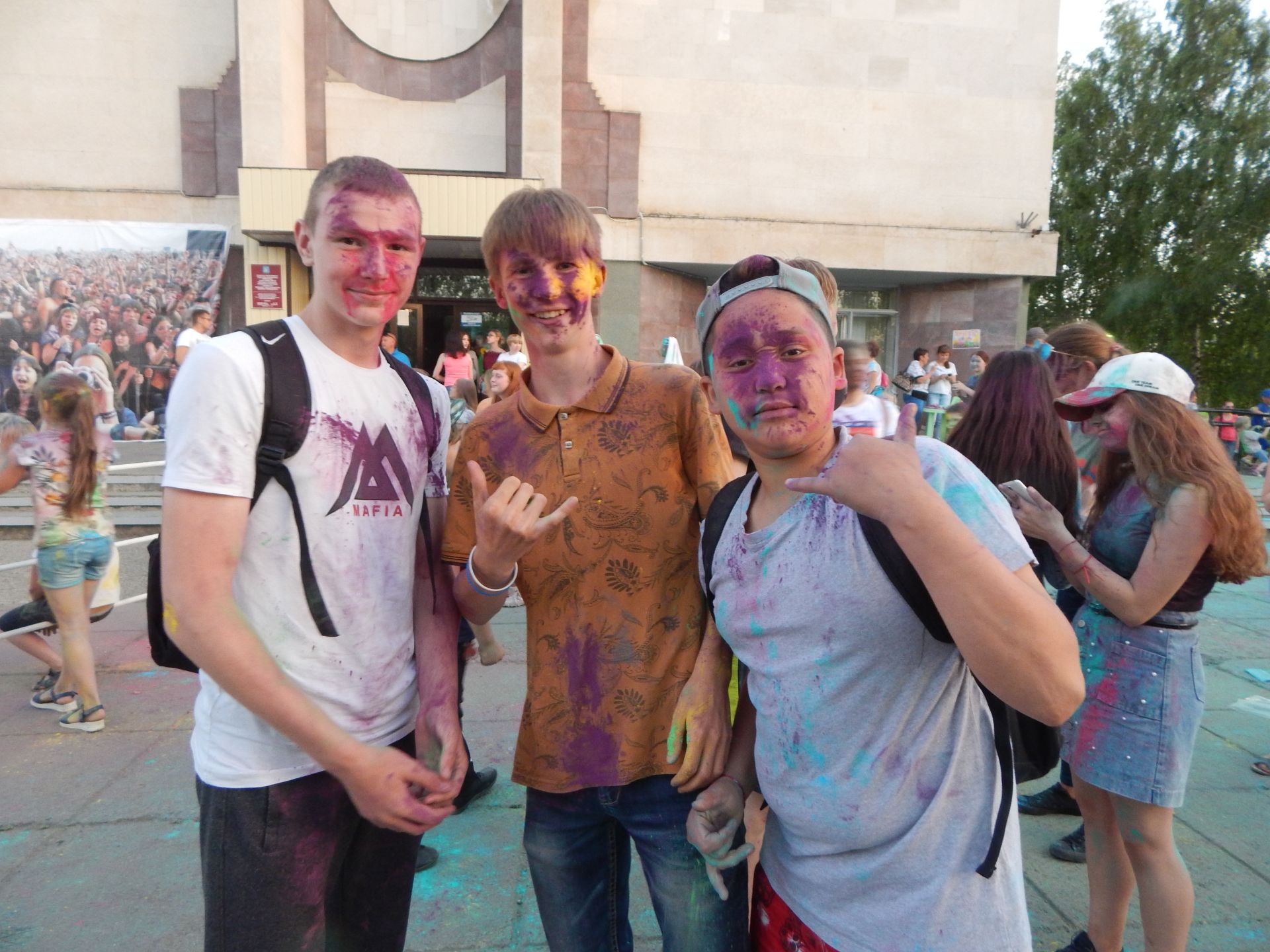 День молодежи в Камских Полянах отметили взрывом красок (+фоторепортаж)