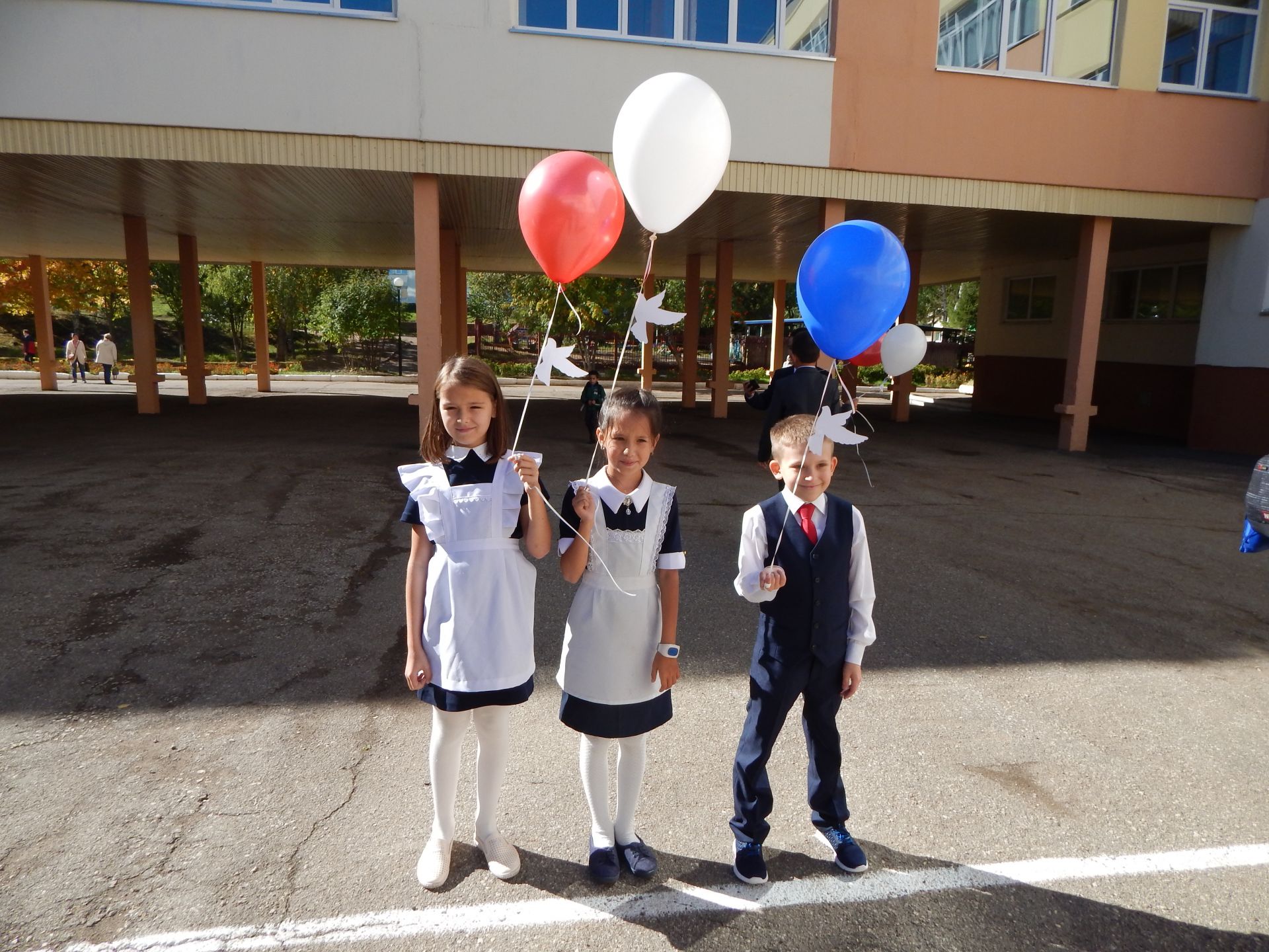 В Камскополянской школе №1 прошла акция "Голубь мира"