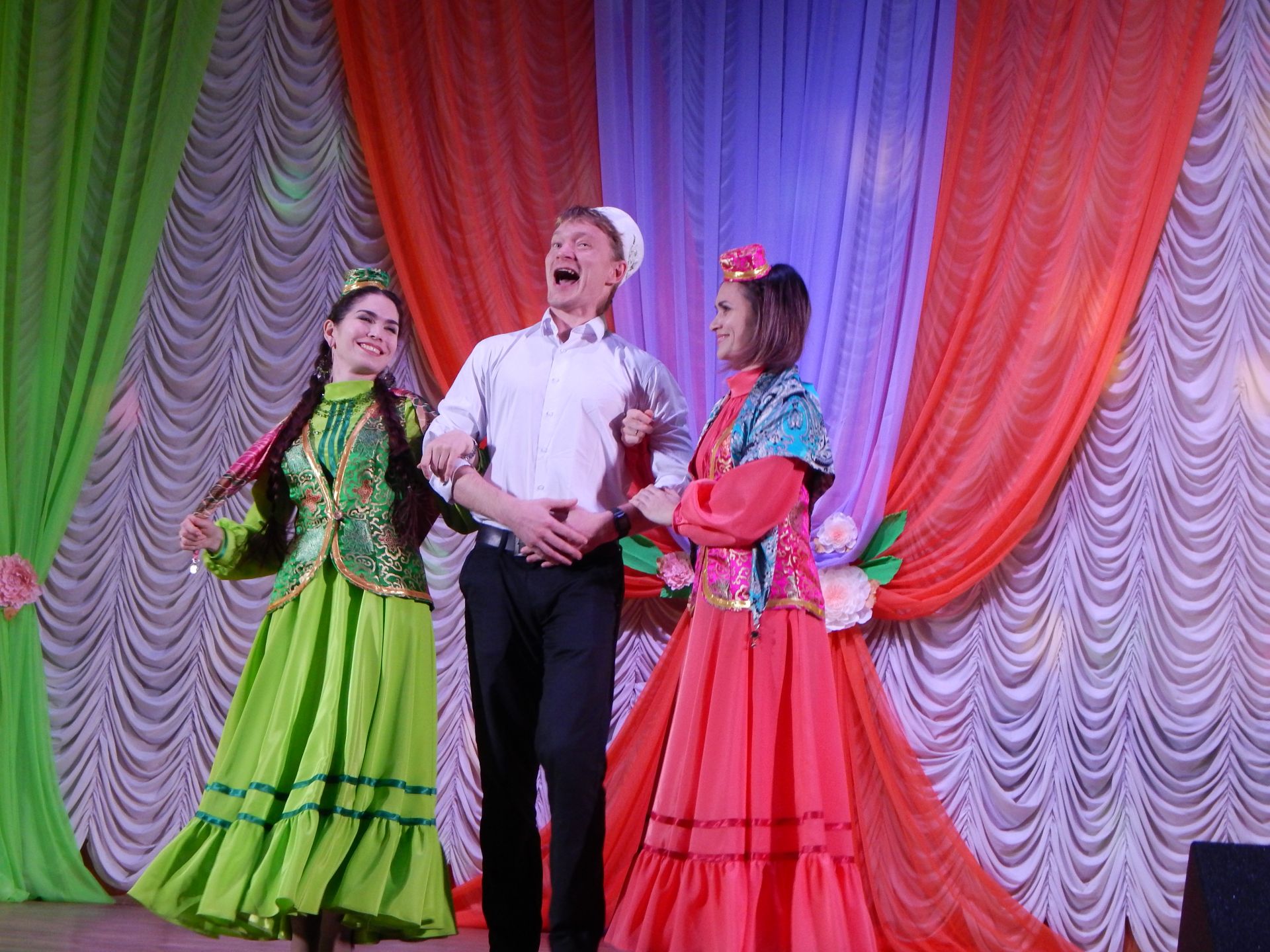 По-домашнему и красочно: в Камских Полянах прошел фестиваль национальных культур + ФОТОРЕПОРТАЖ