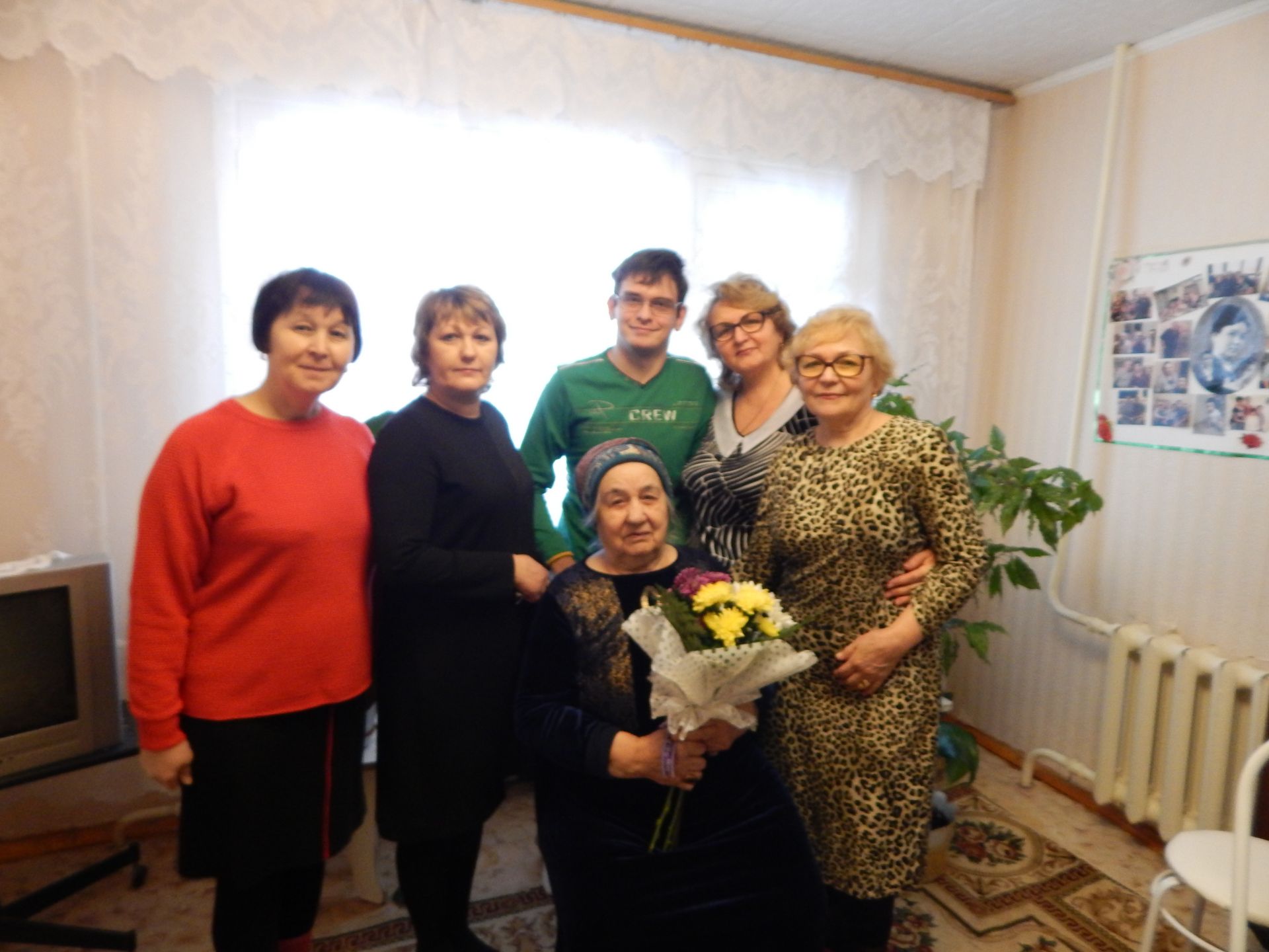 Жительница Камских Полян, труженица тыла Сазида Харисовна Сунгатуллина отметила 90-летний юбилей.