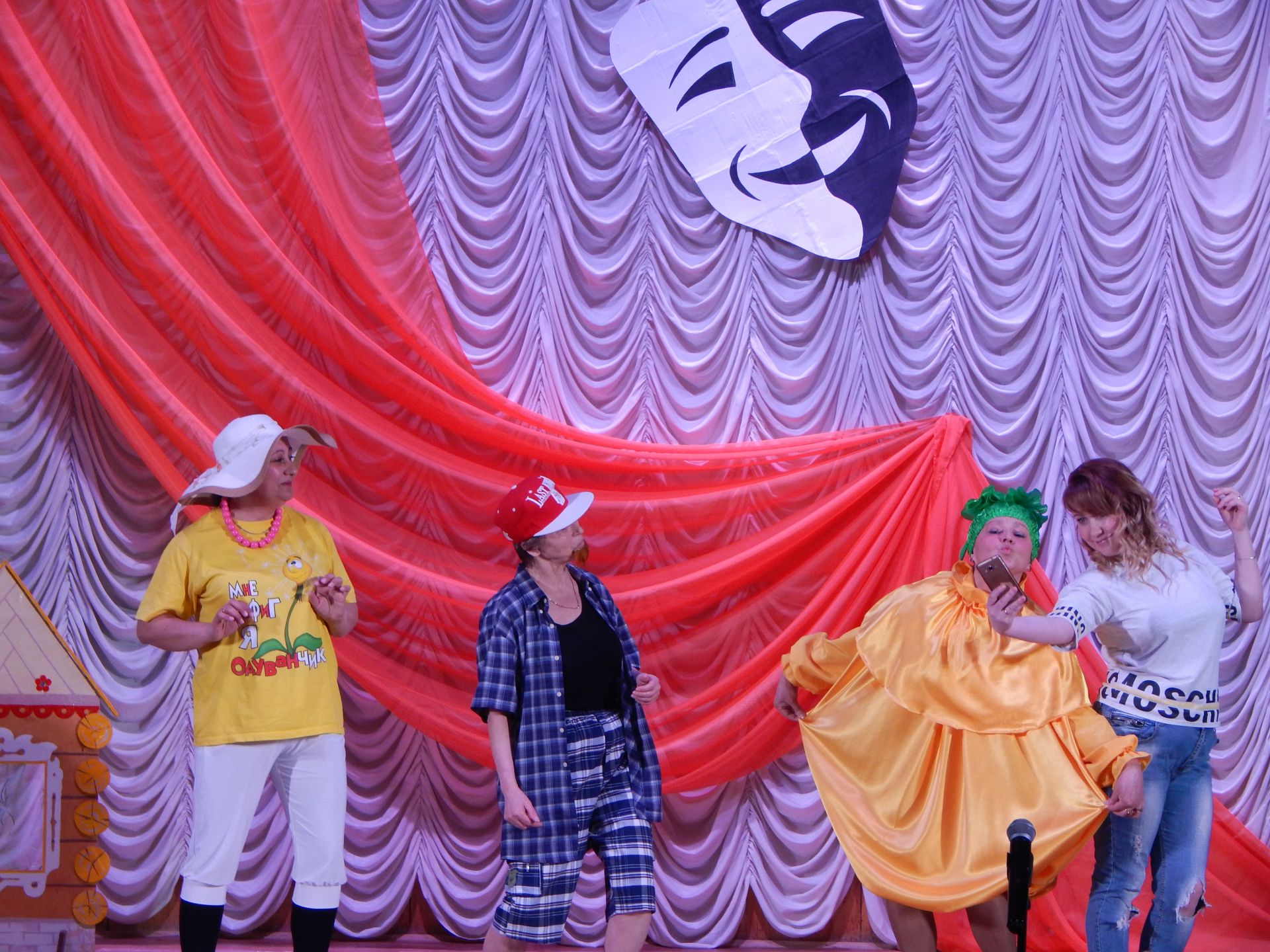 В Камских Полянах впервые прошел фестиваль самодеятельных театральных коллективов «Синяя птица» (ФОТОРЕПОРТАЖ)