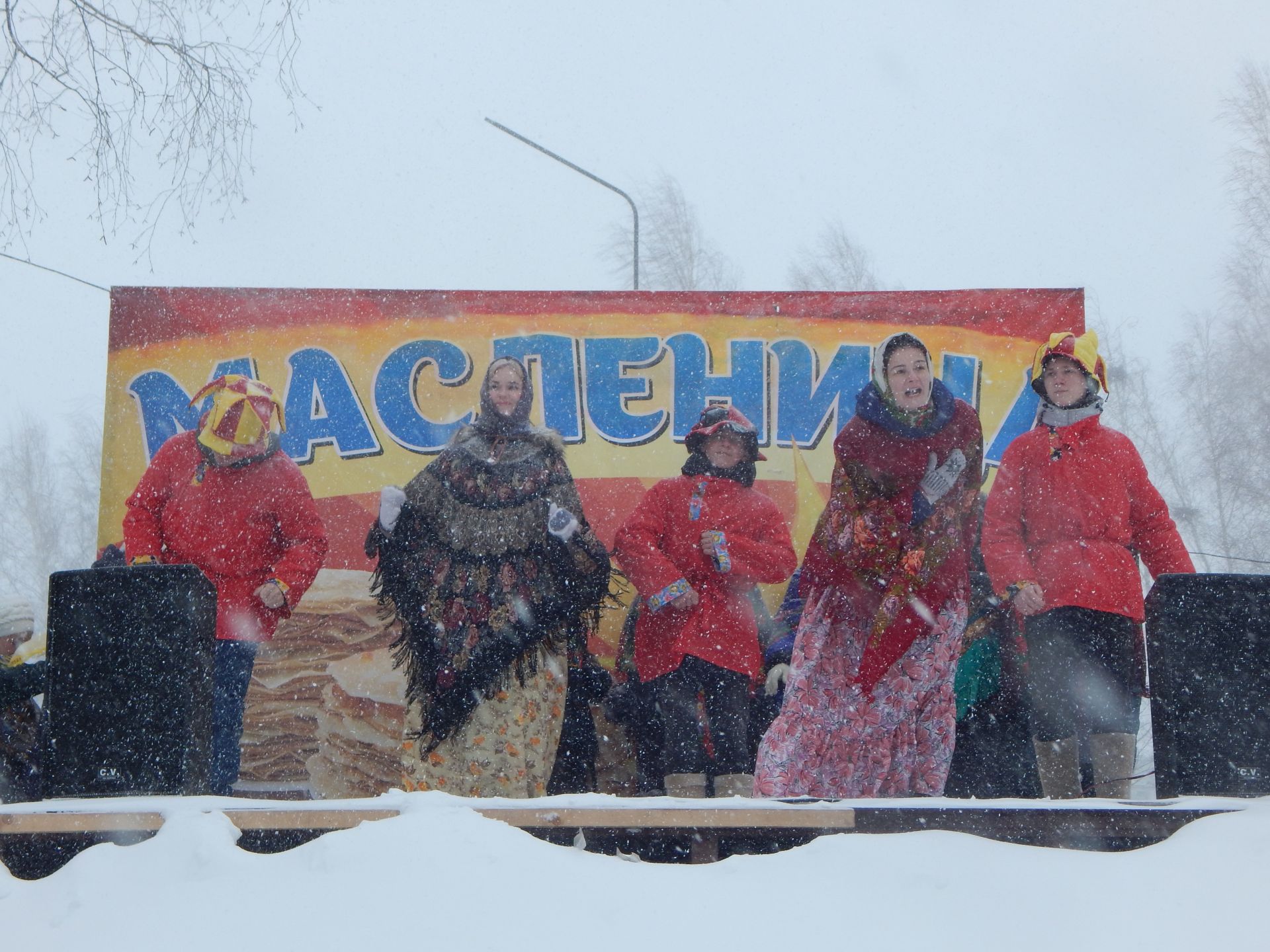 Сегодня в Камских Полянах прошла широкая Масленица (Фоторепортаж)