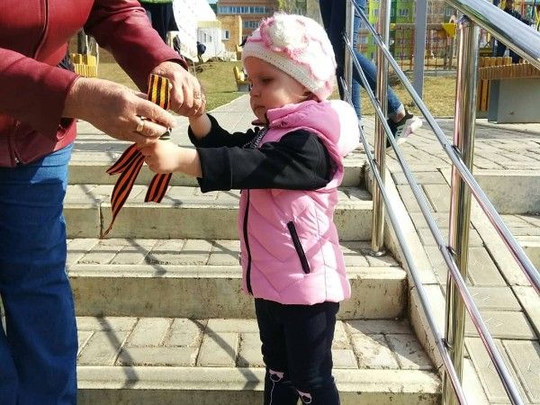 Камполянской Детской районной Думы был дан старт традиционной акции "Георгиевская ленточка"