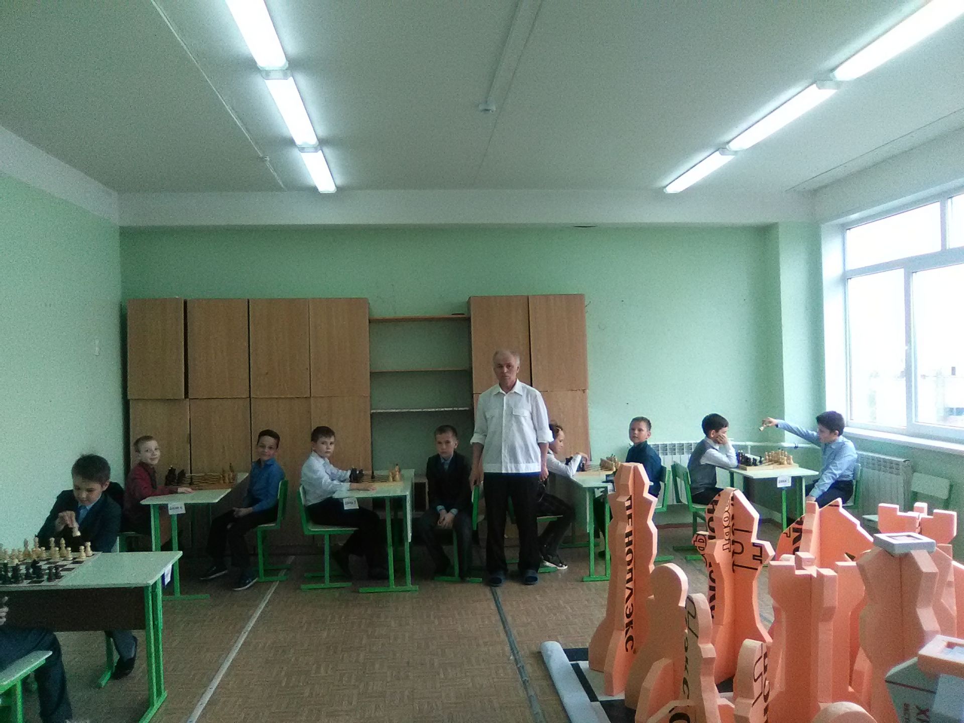 Молодежный центр «Алан» провел шахматный турнир среди учащихся школ Камских Полян