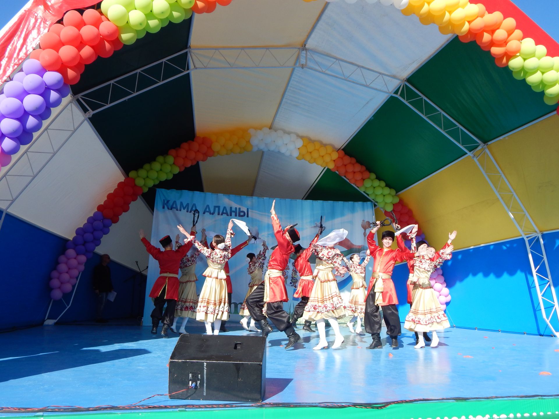Главная сцена и майдан весь день радовали камполянцев на празднике "Сабантуй-2019" + ФОТОРЕПОРТАЖ