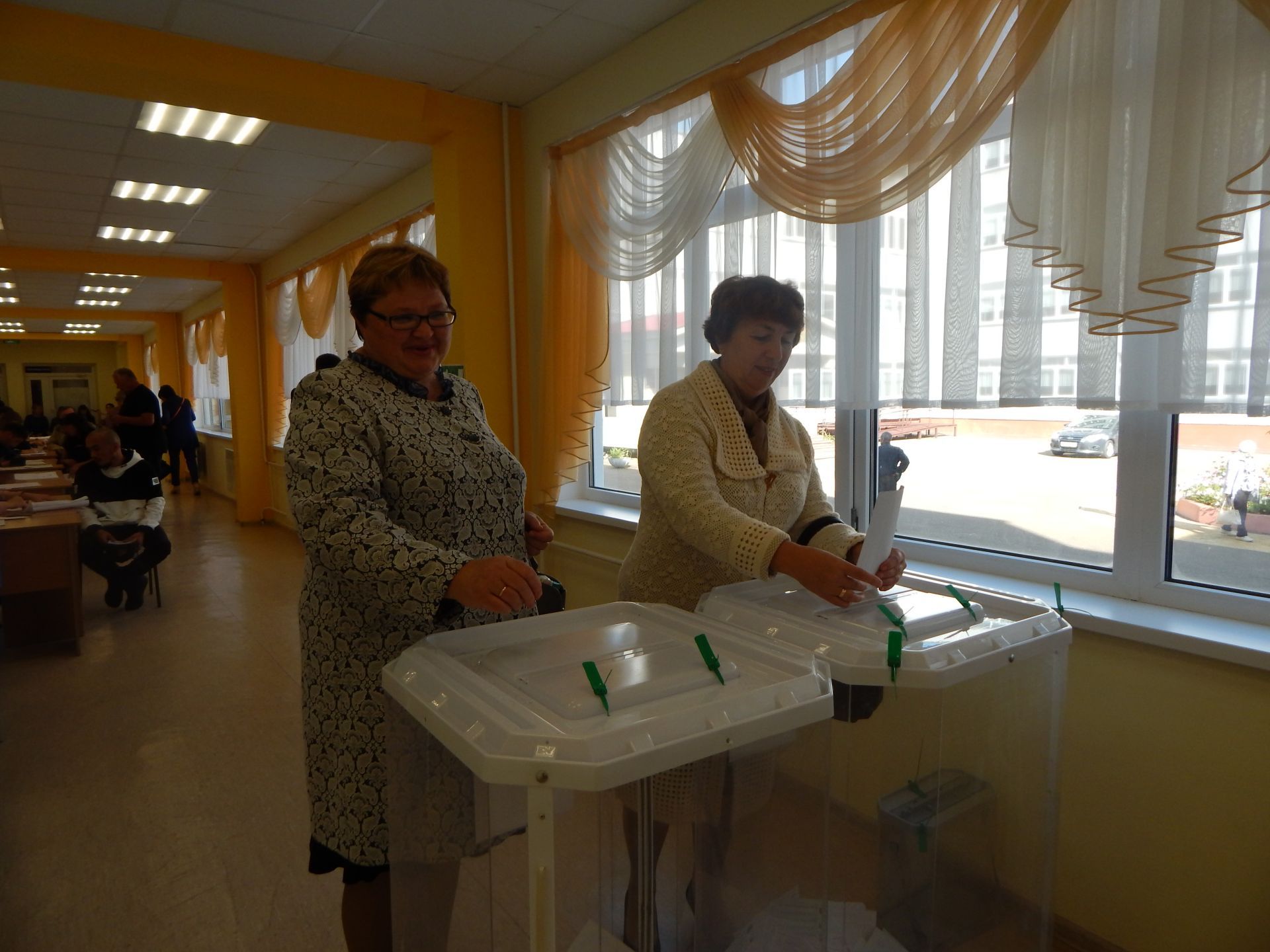 Трудовые коллективы Камских Полян проголосовали в первой половине дня