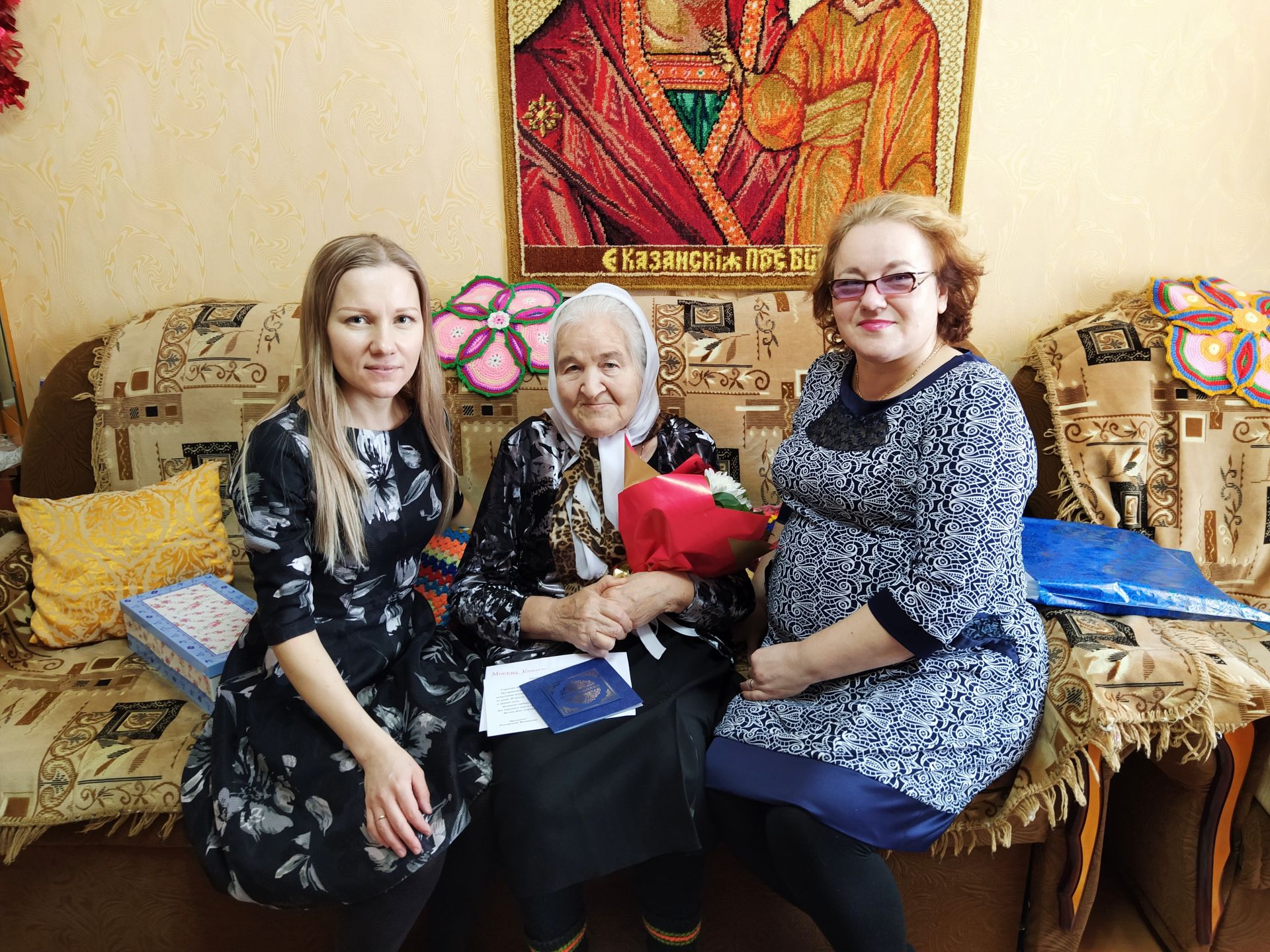 Жительница Камских Полян, труженица тыла Анна Яковлевна Ярцева отметила 90-летний юбилей