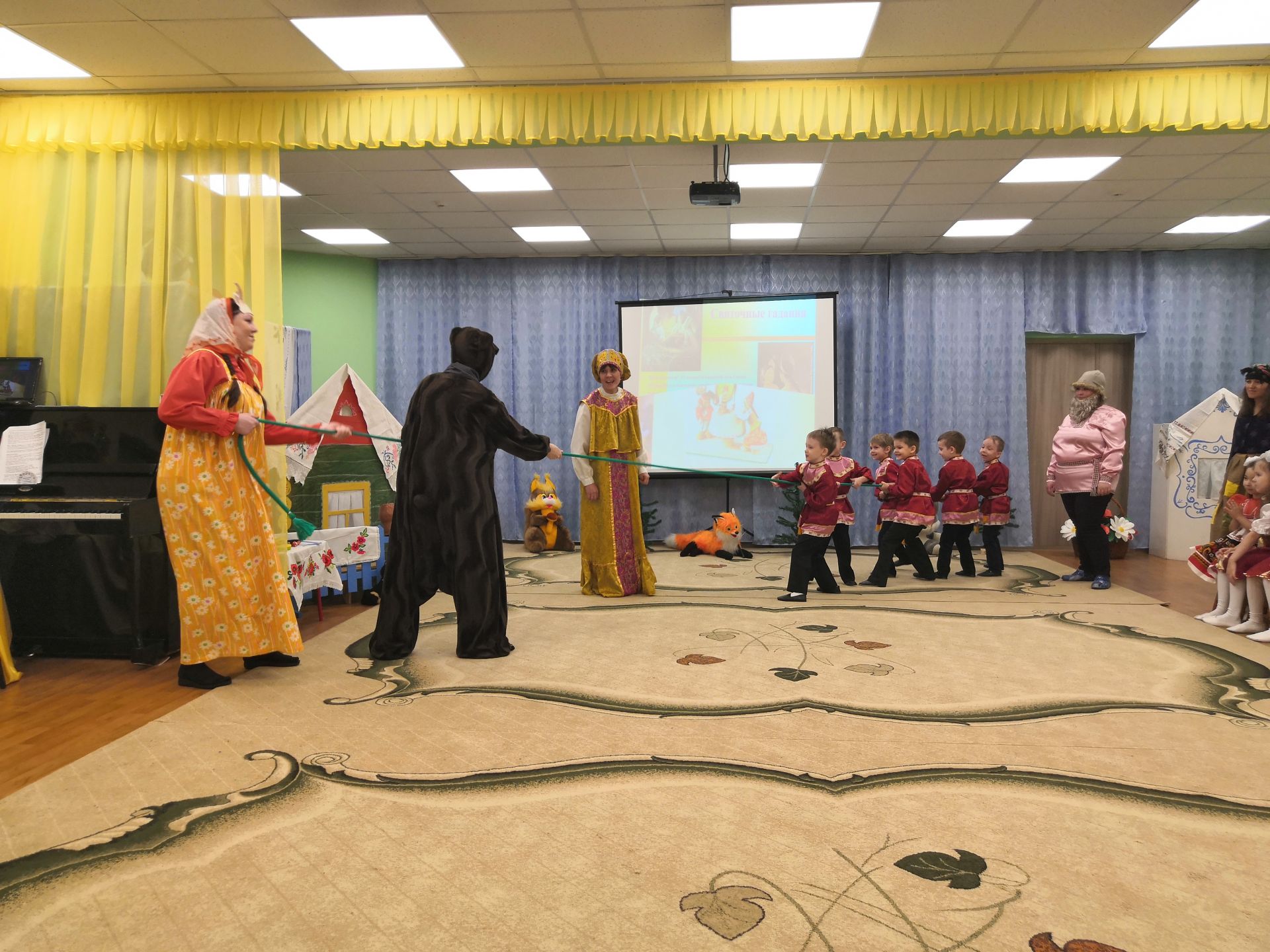 В Камских Полянах в одном из детских садов состоялось развлечение «Святки-колядки» + ФОТОРЕПОРТАЖ