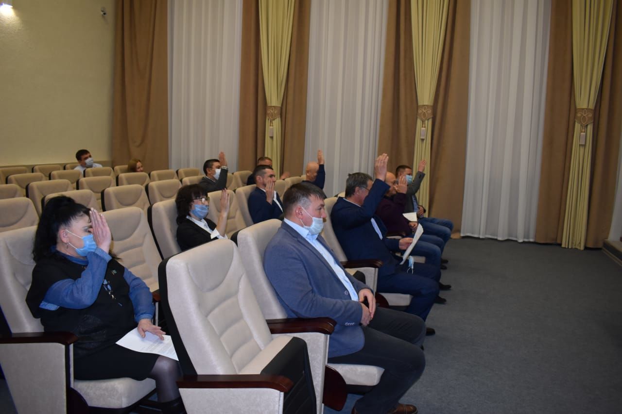 В Камских Полянах состоялась четвертая сессия Совета муниципального образования