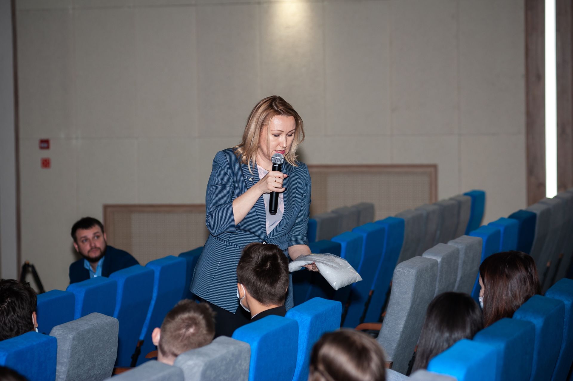 В Камских Полянах «НОВАРОЛЛ» провел «День карьеры» для школьников