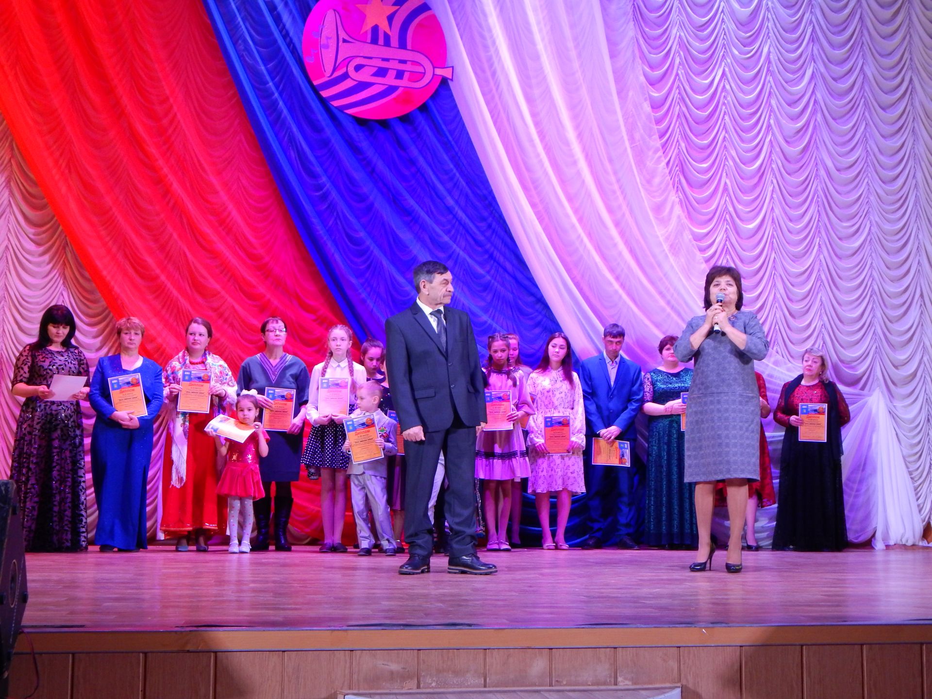 В Камских Полянах прошел Районный фестиваль - конкурс патриотической песни «Песни, рожденные сердцем!» + ФОТОРЕПОРТАЖ