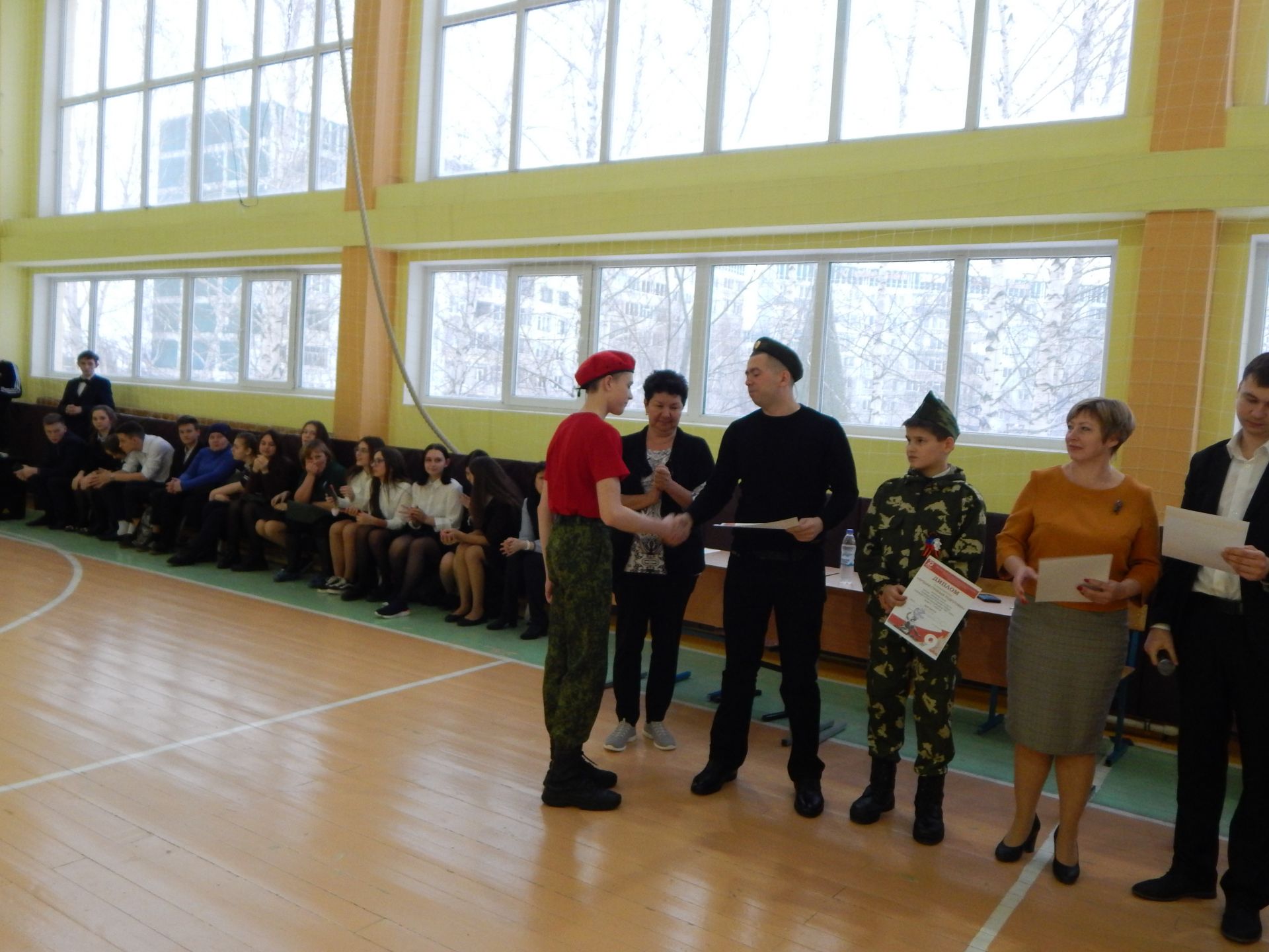 В Камскополянской школе №1 завершились отборочные школьные этапы конкурса смотра строя и песни (ФОТОРЕПОРТАЖ)