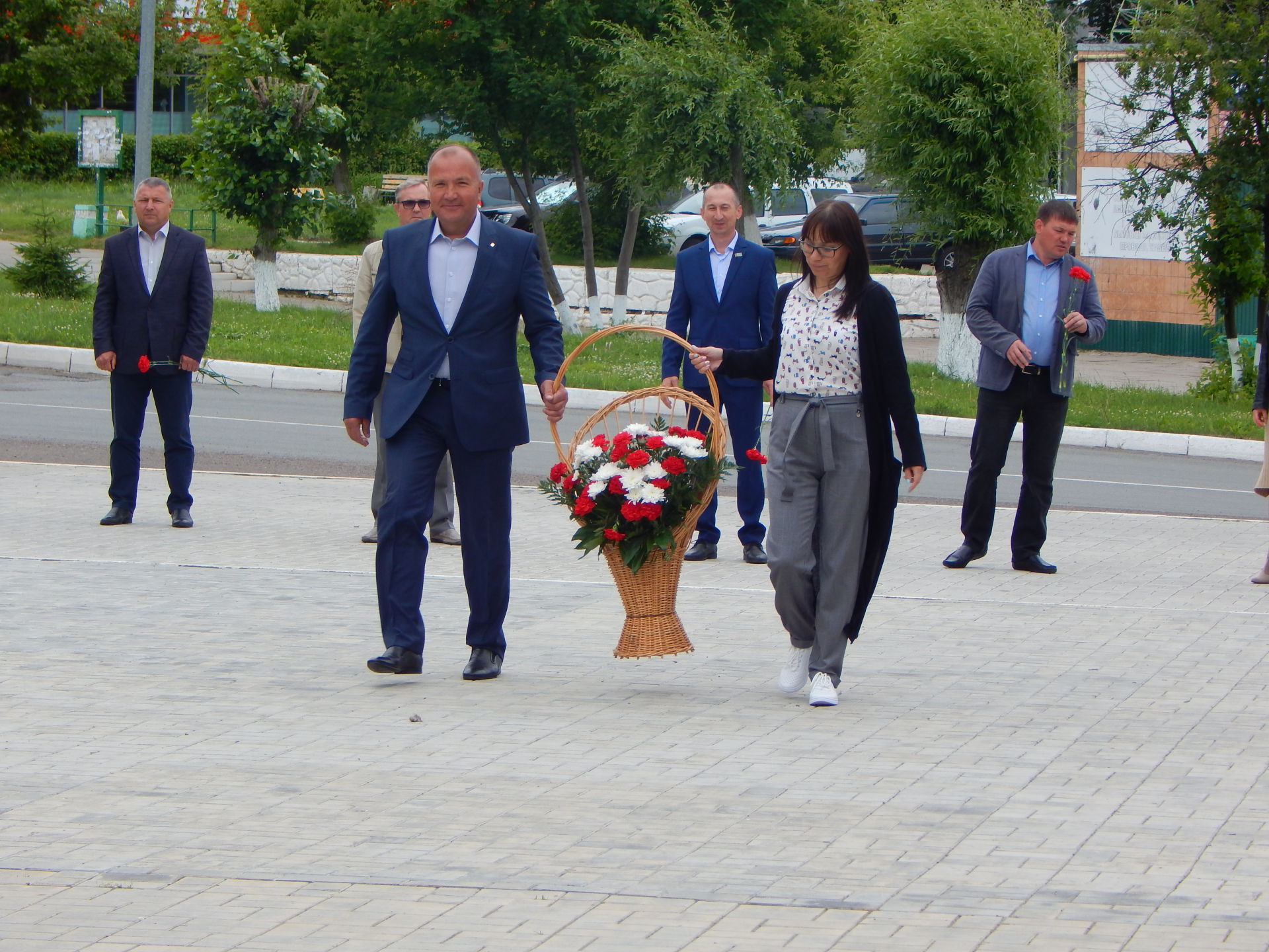 В Камских Полянах у монумента Победы состоялось возложение цветов + ФОТОРЕПОРТАЖ