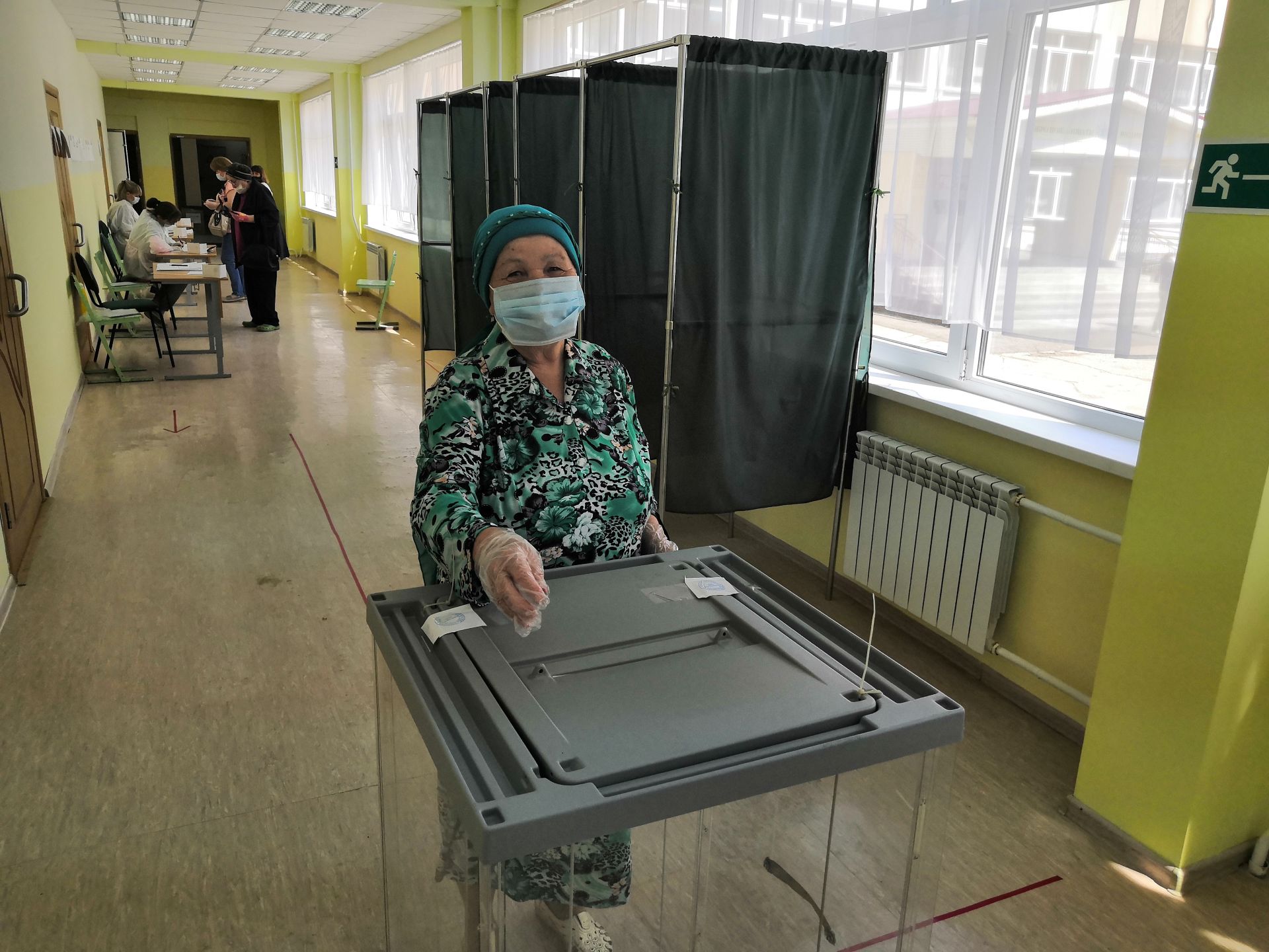 Камполянцы продолжают голосовать по поправкам в Конституцию РФ