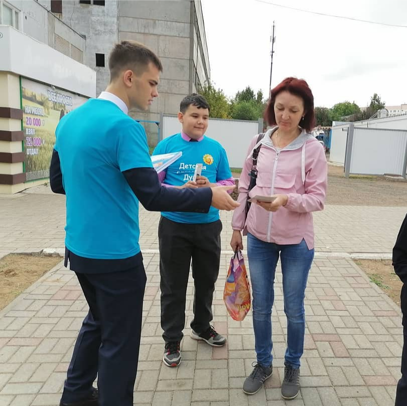Камполянские активисты дали старт акции «Помоги первокласснику безопасно прийти в школу»