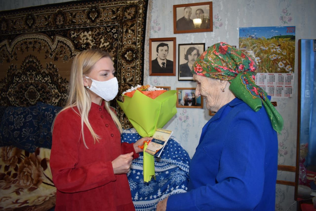 Труженица тыла Нина Павловна Жеребцова из Камских Полян отметила 95-летие