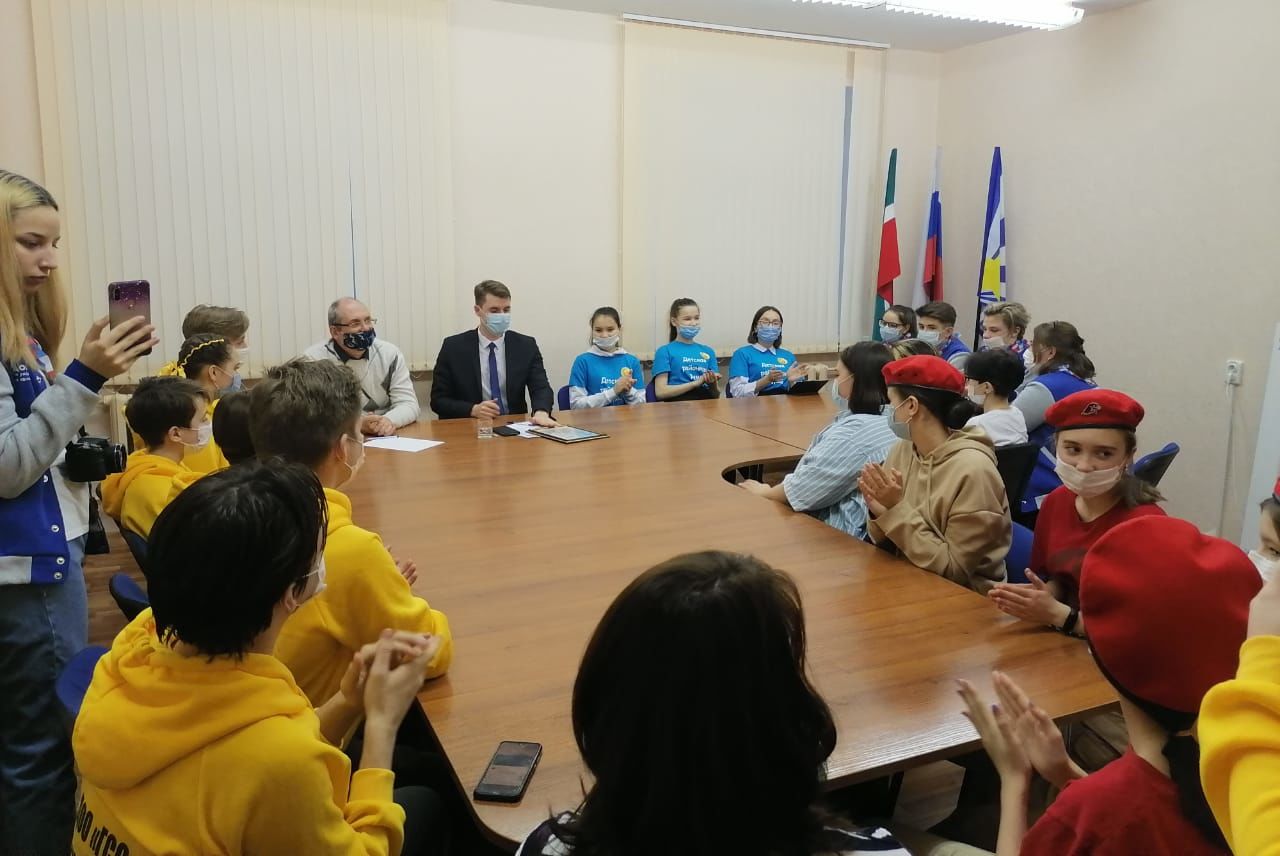 Детская районная Дума Камских Полян встретилась с активистами детских общественных организаций