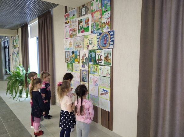 В Камских Полянах проходит выставка детских рисунков по татарским народным сказкам