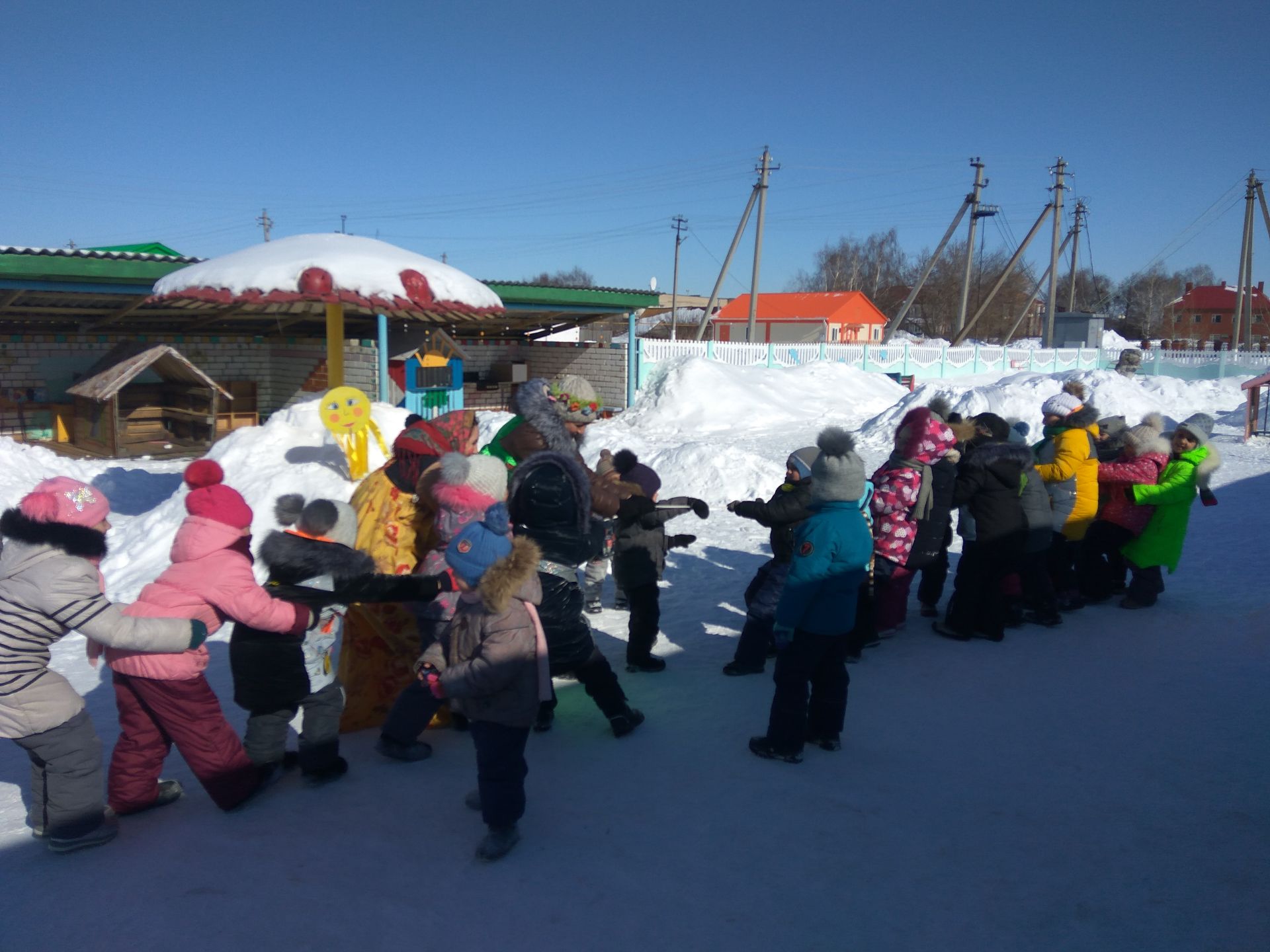 В селе Кармалы детский сад «Березка» отпраздновал Масленицу