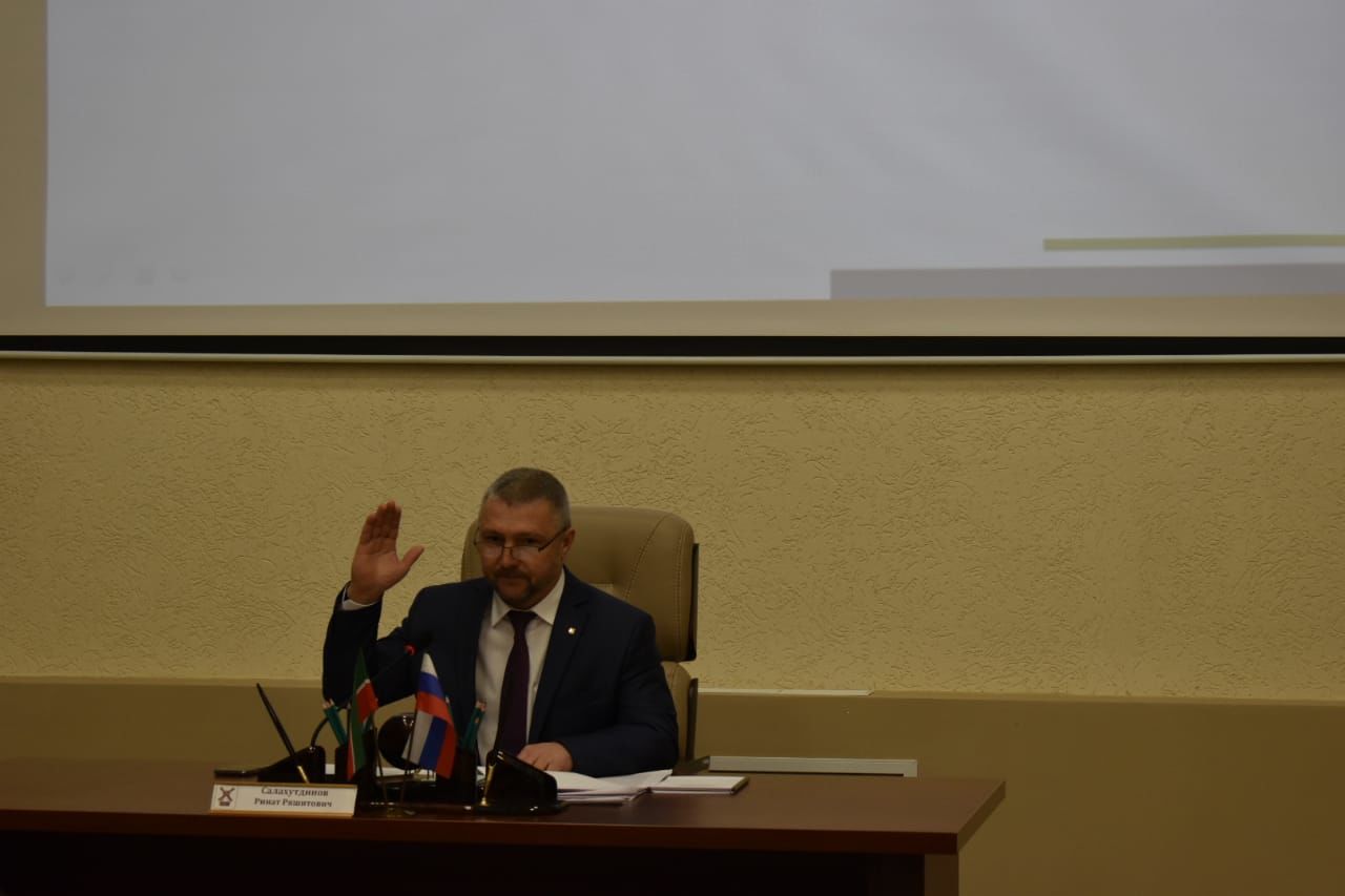 В Камских Полянах состоялась шестая сессия Совета муниципального образования