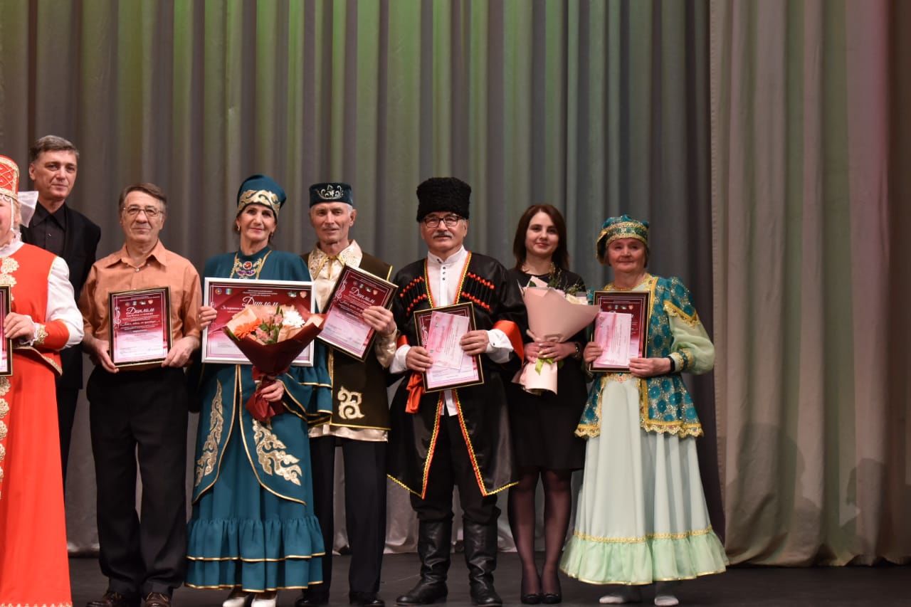 Камполянская танцевальная студия заняла первое место в конкурсе «Лейся, песня, на просторе...»