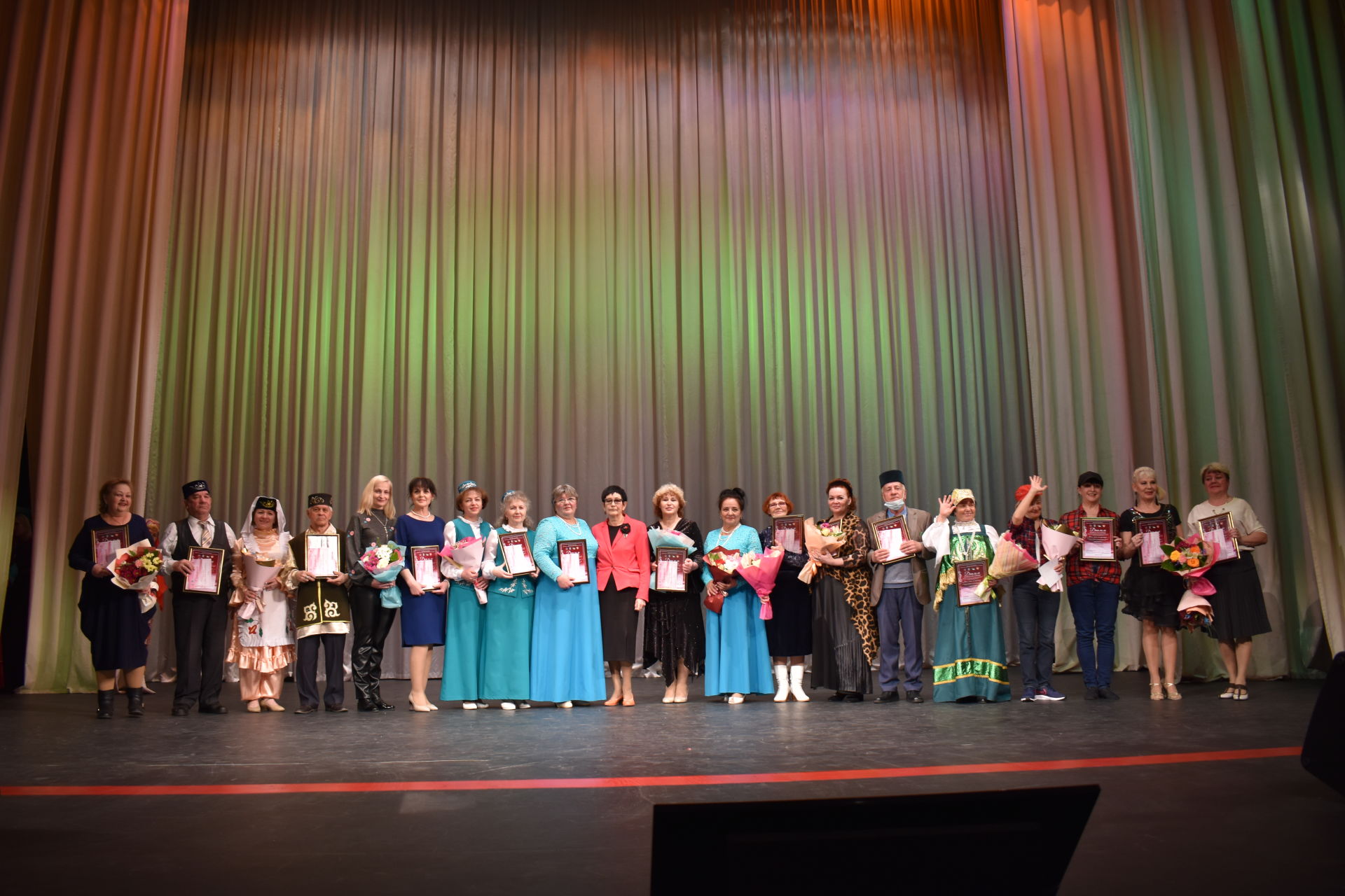 Камполянские коллективы достойно выступили на фестивале-конкурсе «Лейся, песня, на просторе...»
