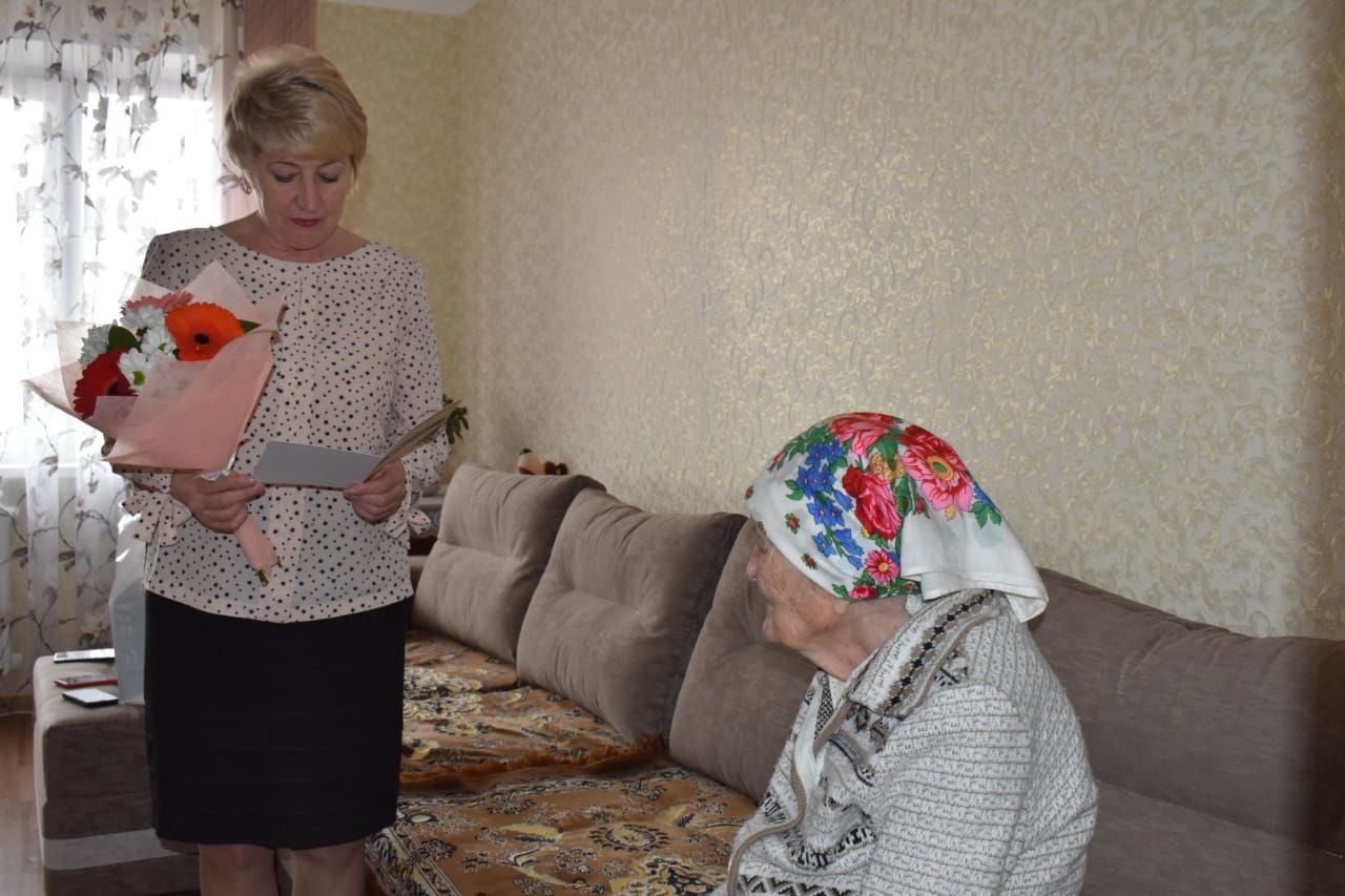 Жительница Камских Полян Сания Алимовна Битеева отметила своё 90-летие