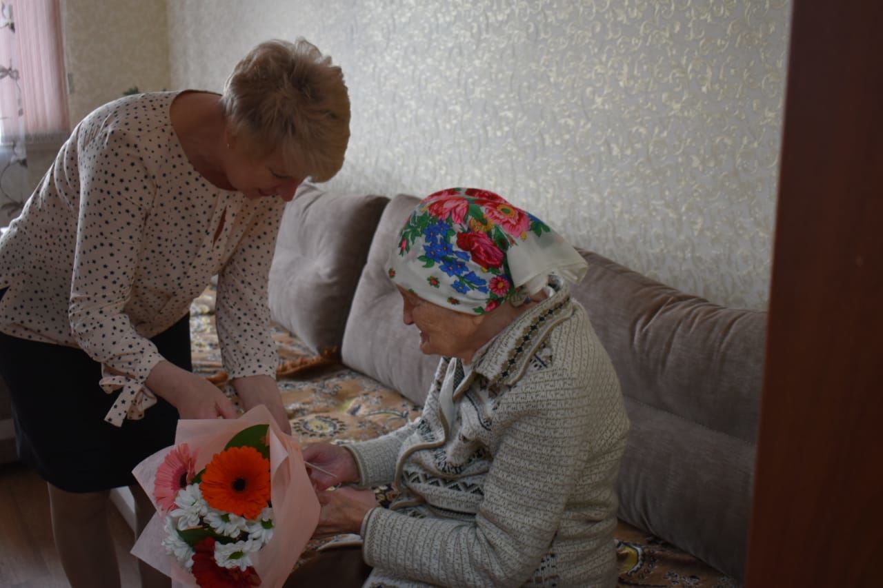Жительница Камских Полян Сания Алимовна Битеева отметила своё 90-летие