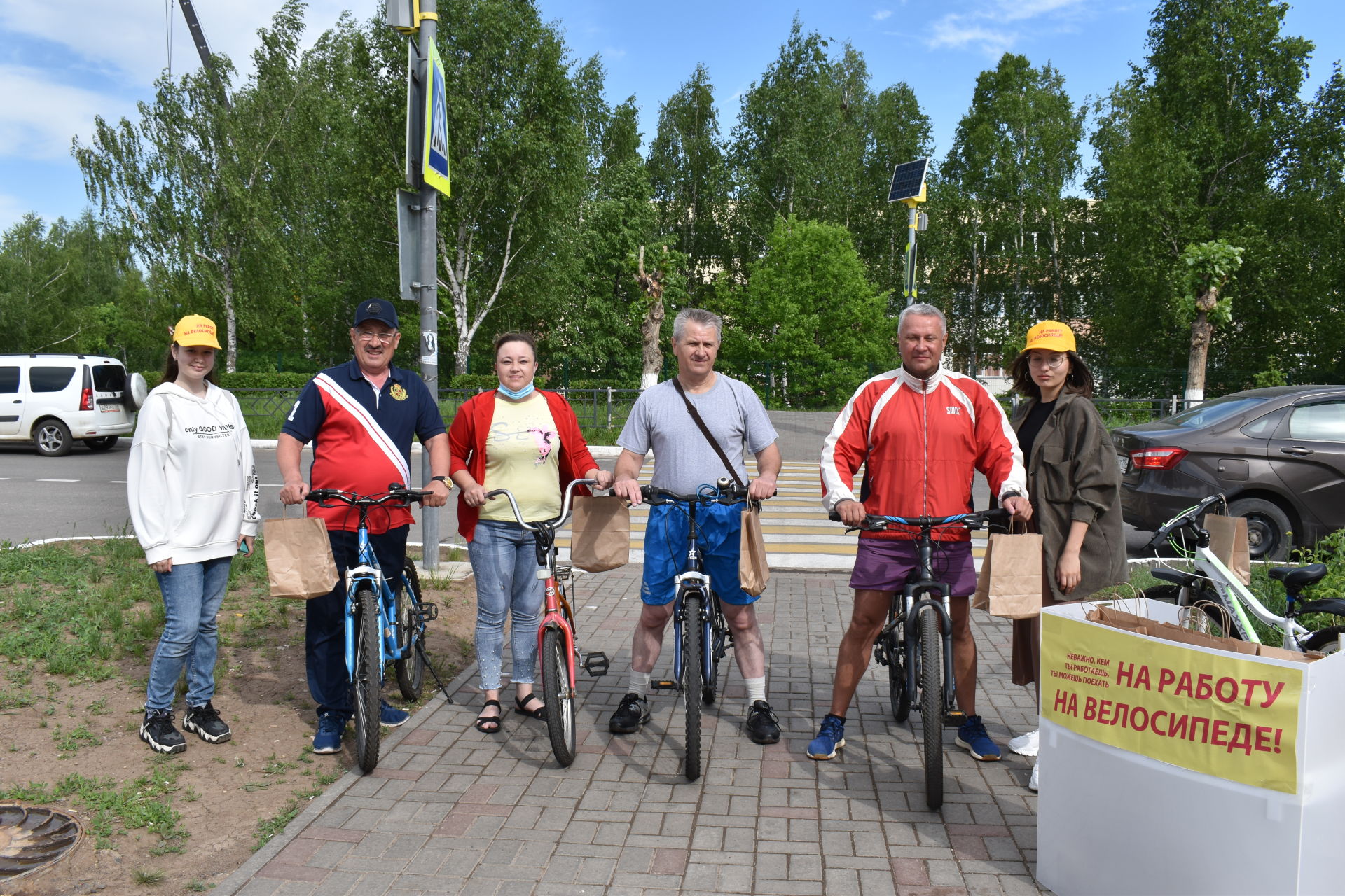 Жители Камских Полян снова выехали «На работу на велосипеде»