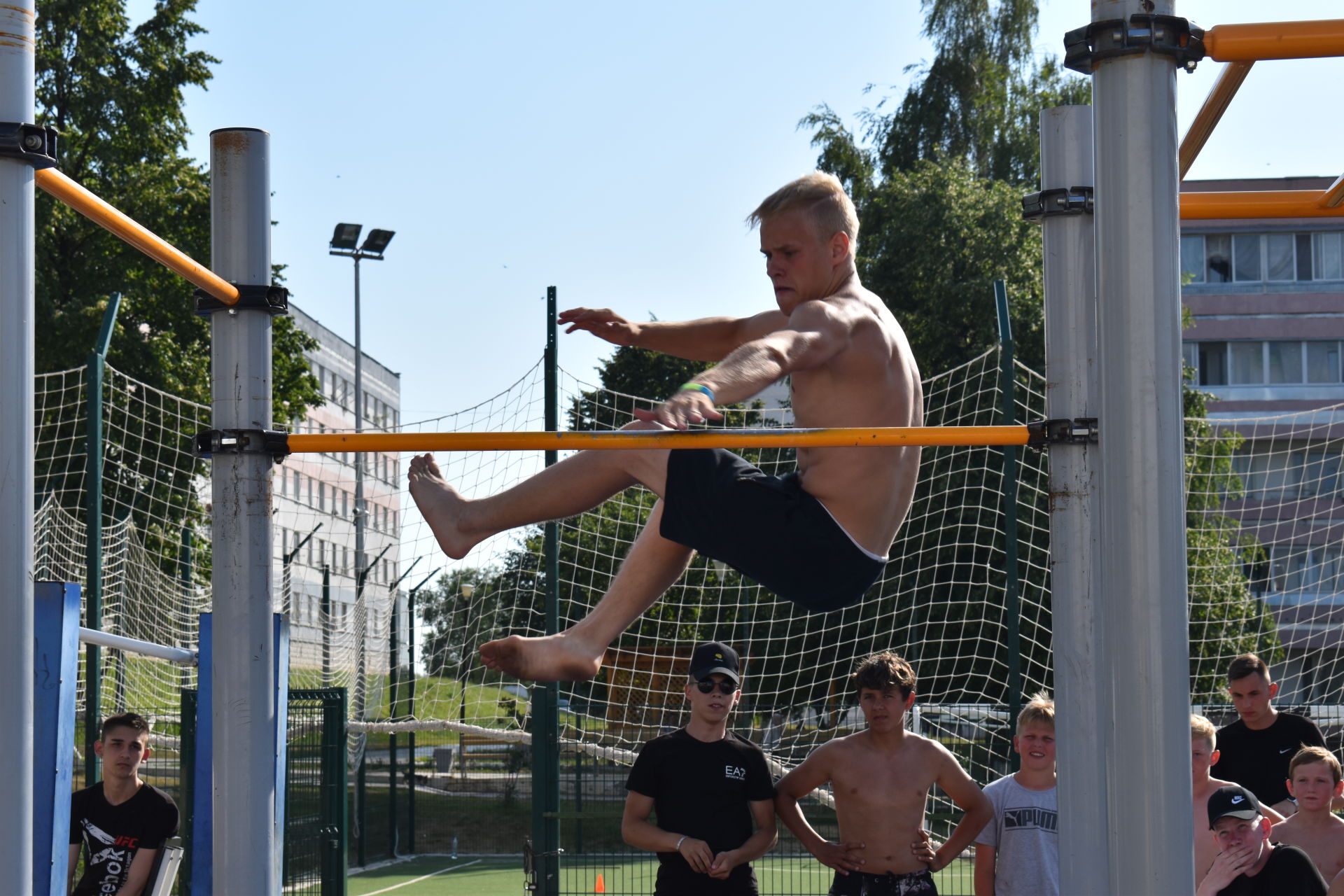 В Камских Полянах в День Молодежи состоялись соревнования по уличной гимнастике "Street Workout"