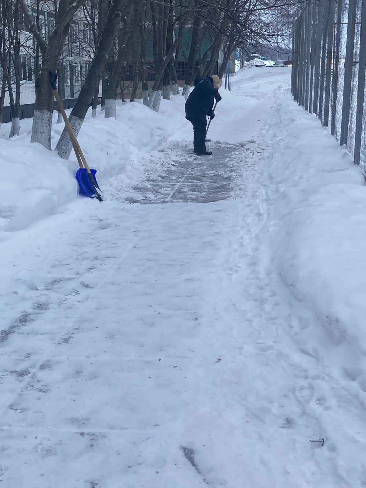 В Камских Полянах производится уборка снега