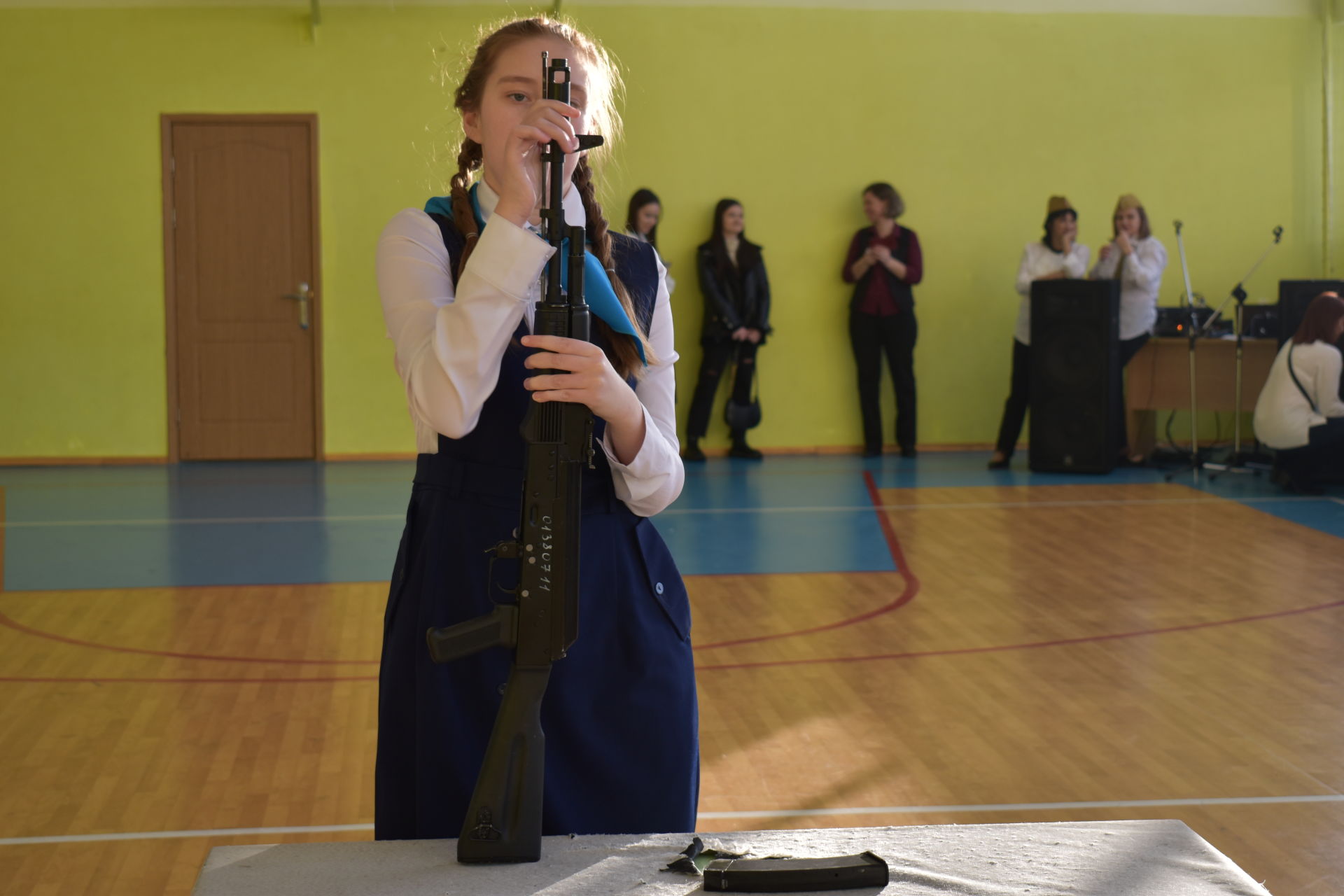 В Камских Полянах состоялся школьный конкурс-смотр строя и песни
