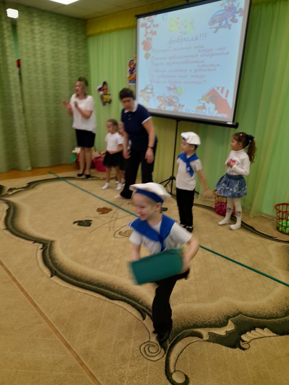 В детском саду «Золотая рыбка» прошло праздничное развлечение