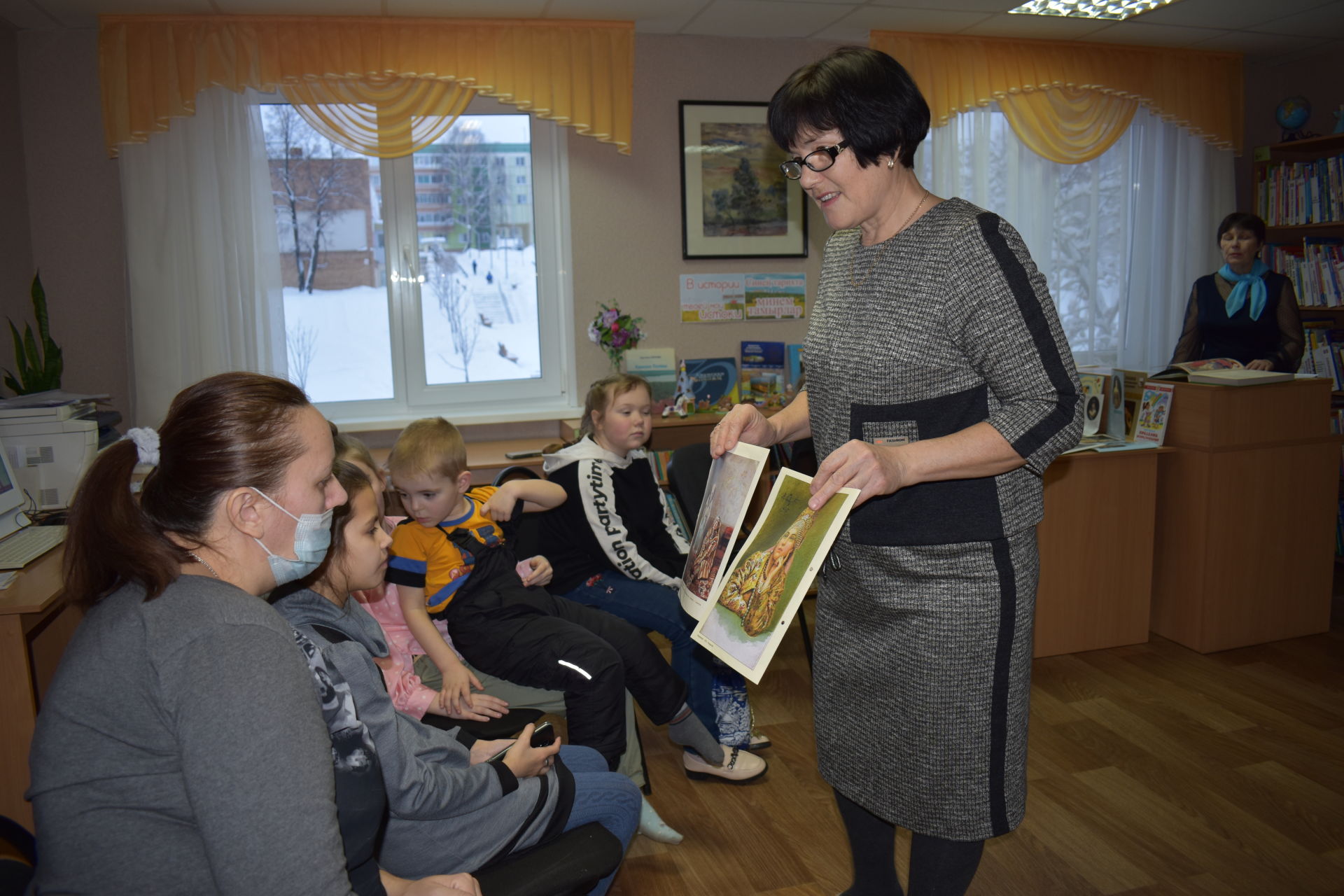 В детской библиотеке Камских Полян прошло мероприятие, посвященное русско-народным традициям и обычаям