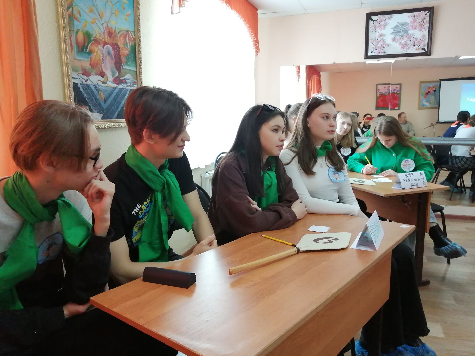 В Камских Полянах в ЦДТ «Радуга» прошла игра "Веселые умники"