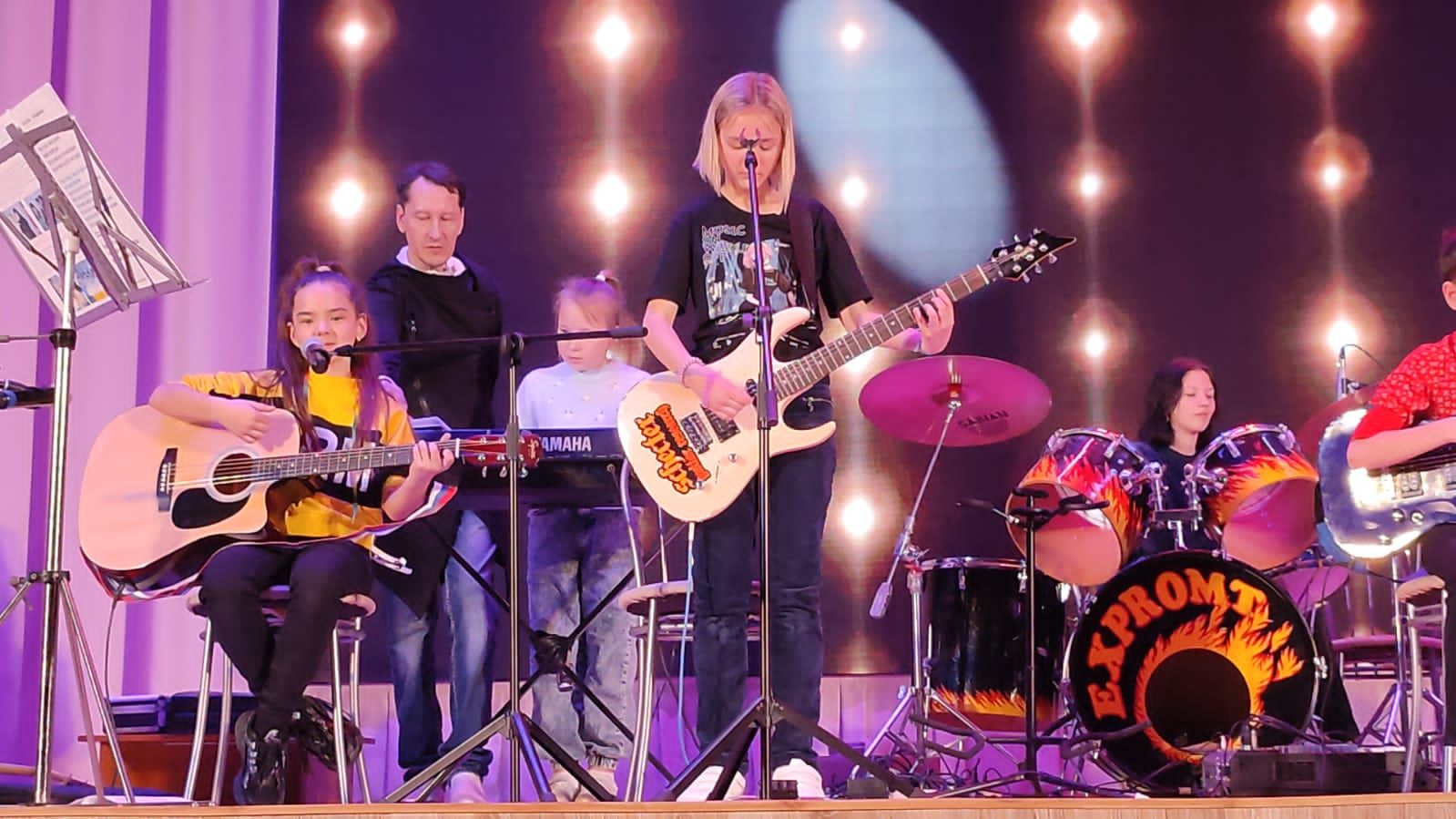 В Камских Полянах драйв и заряд энергии получили зрители  концерта детских рок-групп