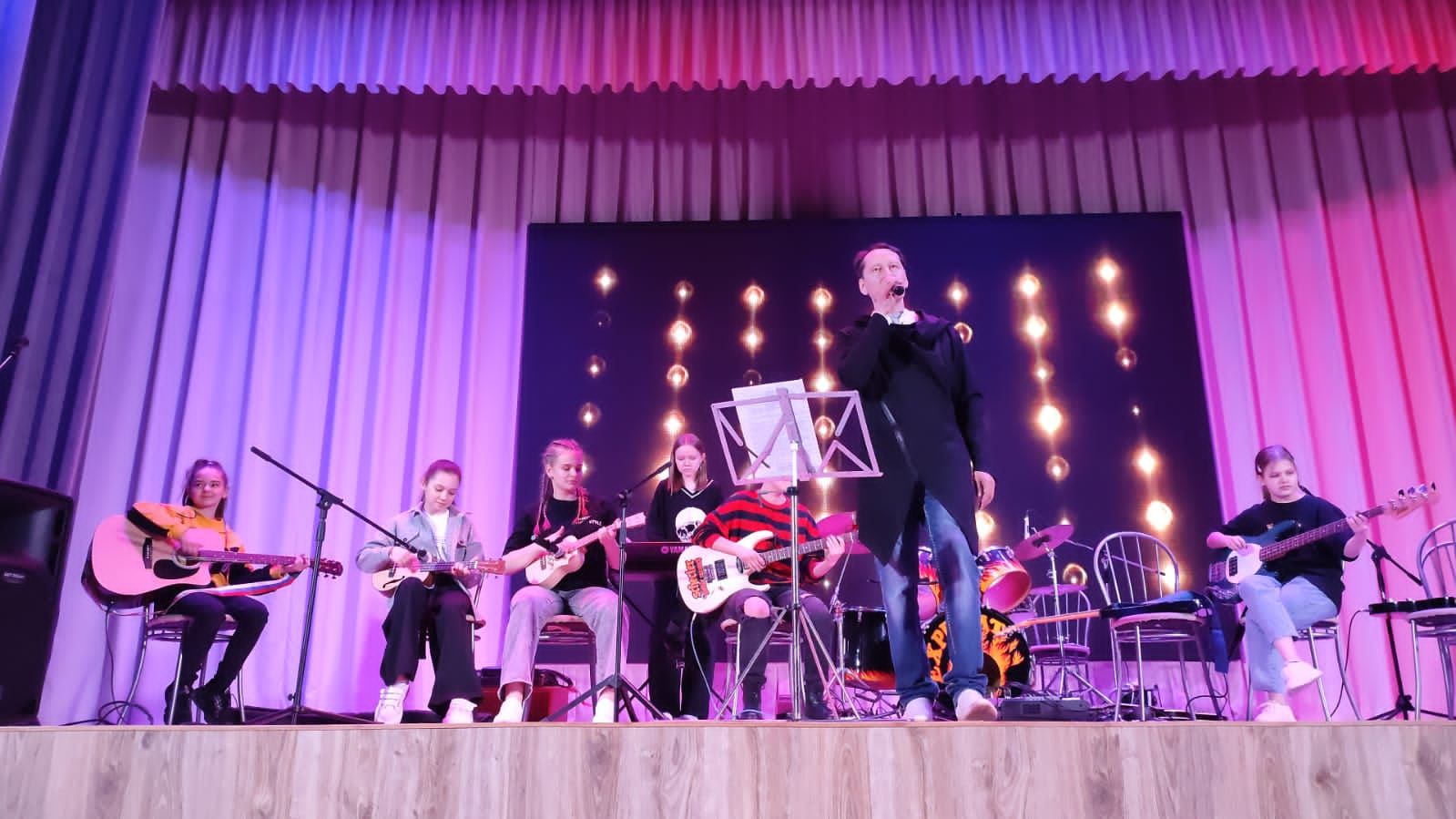 В Камских Полянах драйв и заряд энергии получили зрители  концерта детских рок-групп