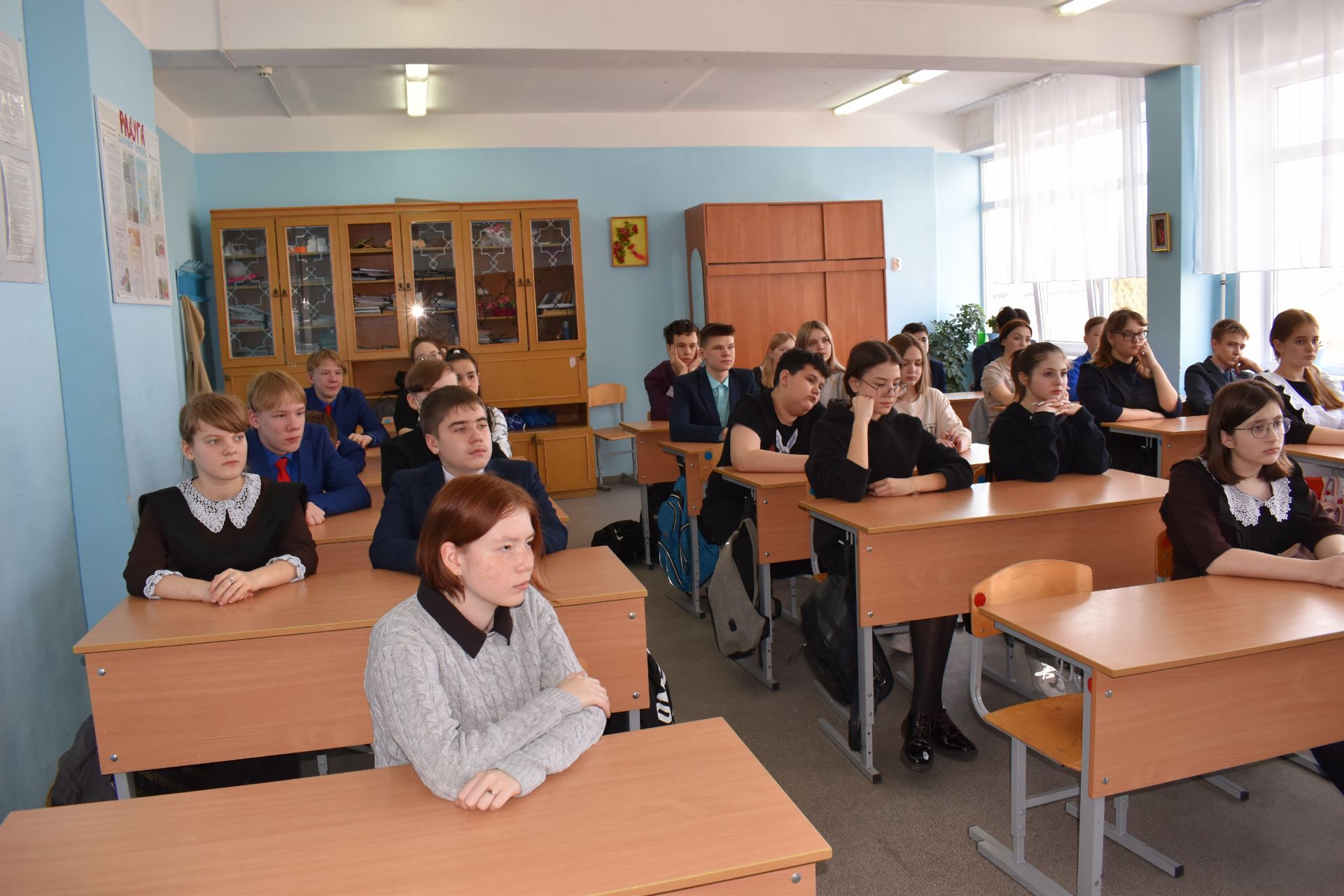 В Камскополянской школе №1 прошел классный час на тему профессий