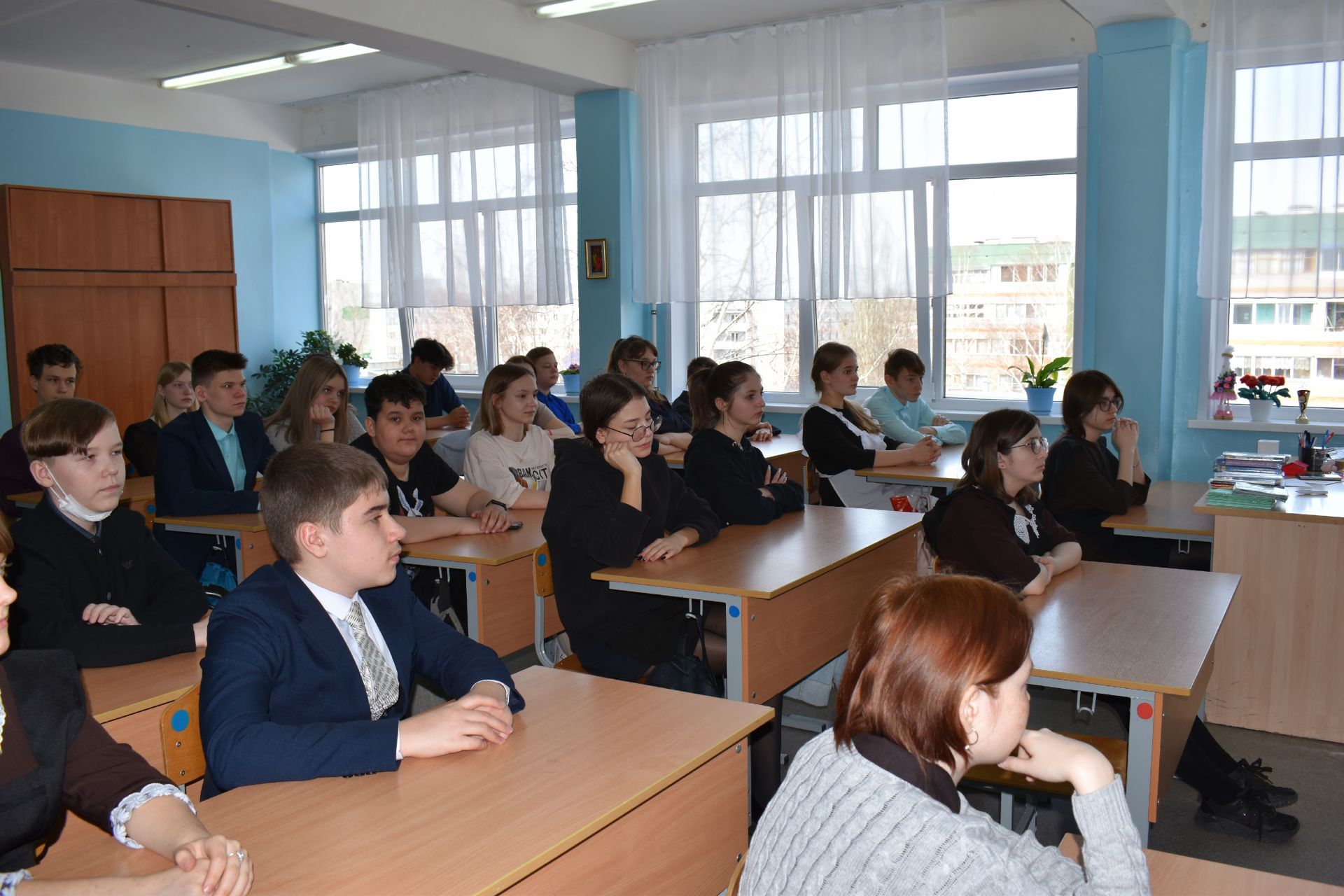 В Камскополянской школе №1 прошел классный час на тему профессий