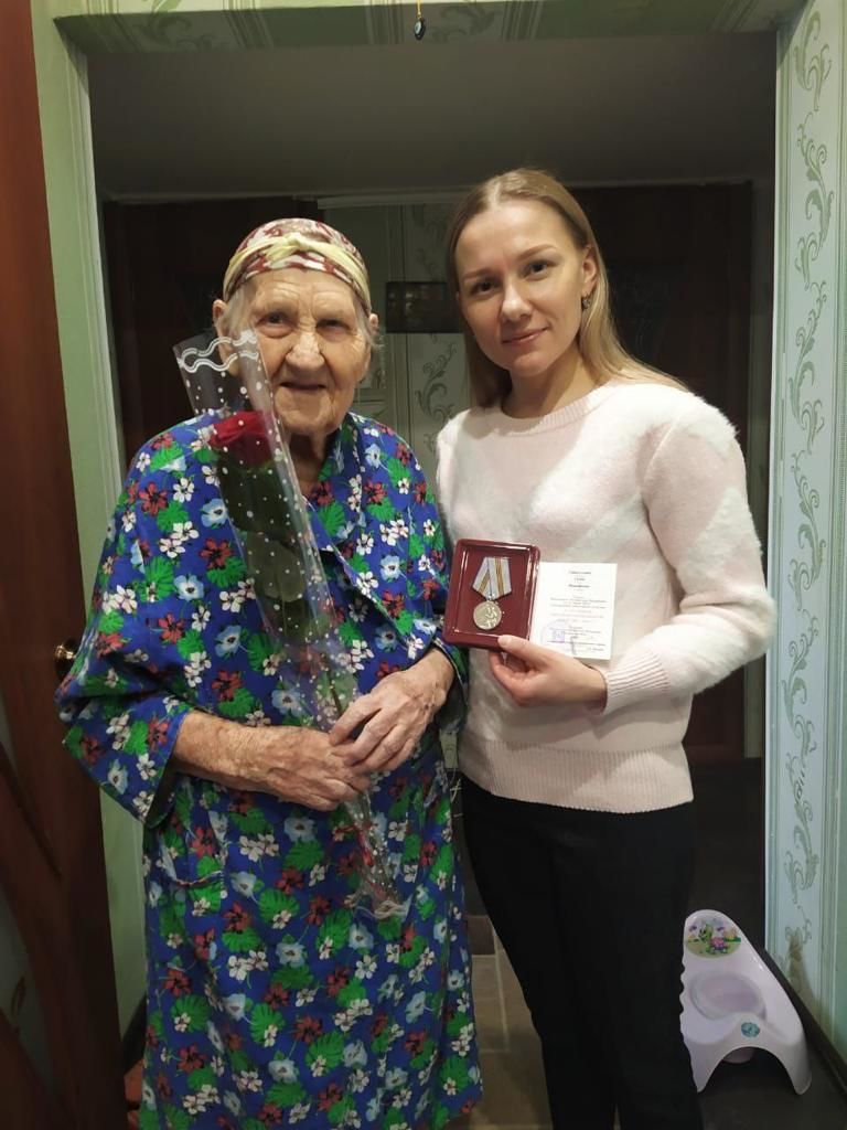 В Камских Полянах чествовали 99-летнюю труженицу тыла