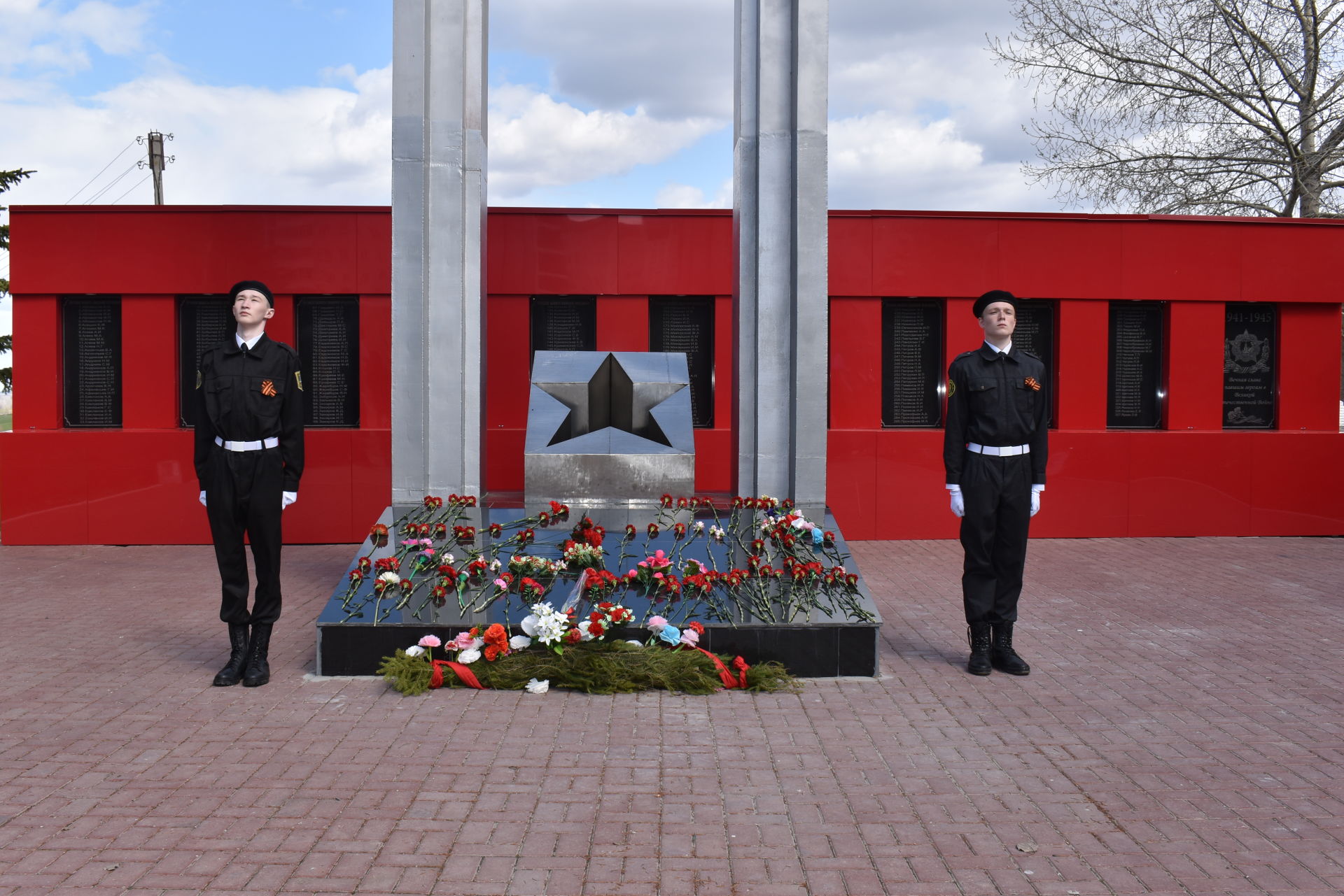 К Международному автопробегу "По дорогам Героев" присоединились Камские Поляны