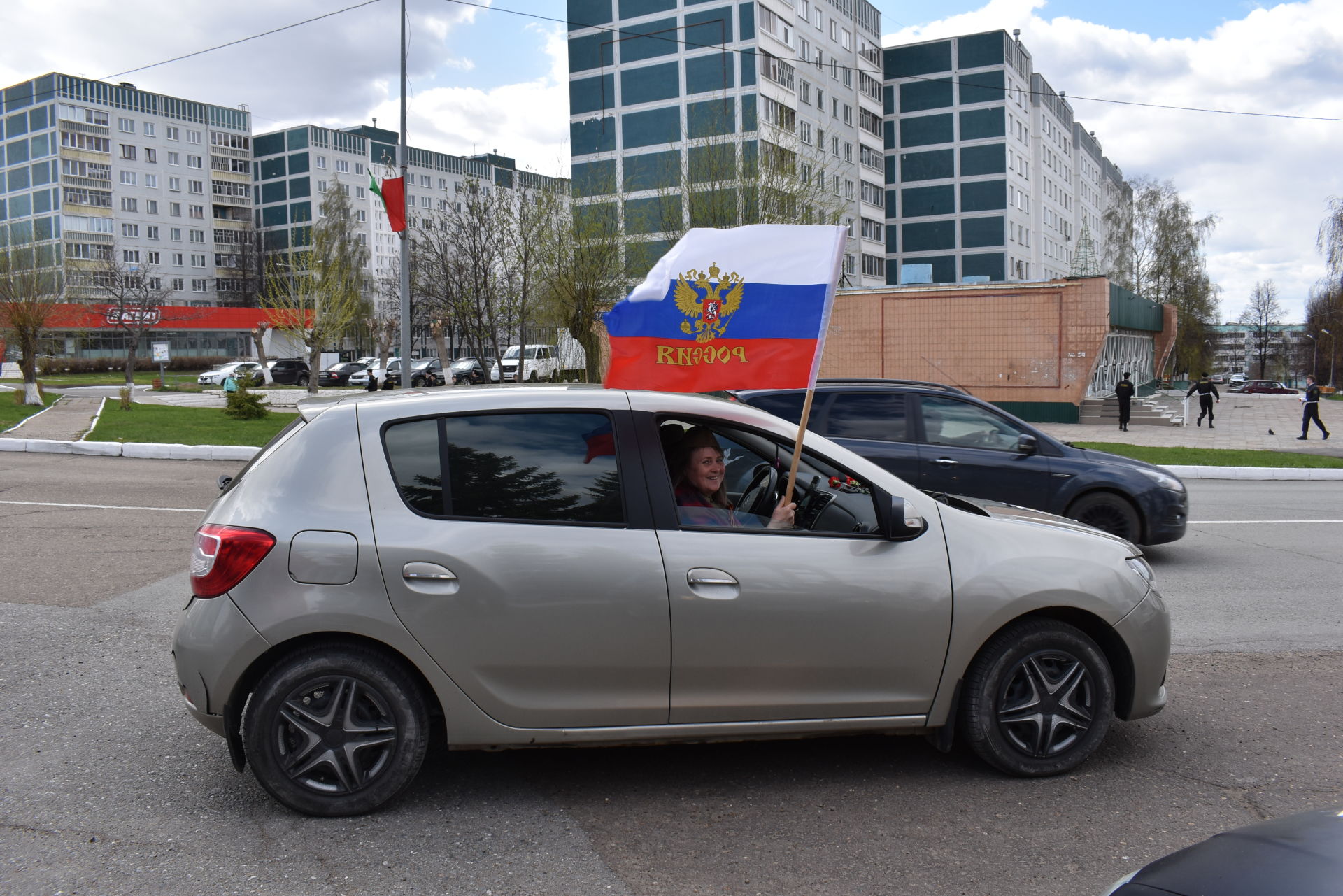 К Международному автопробегу "По дорогам Героев" присоединились Камские Поляны