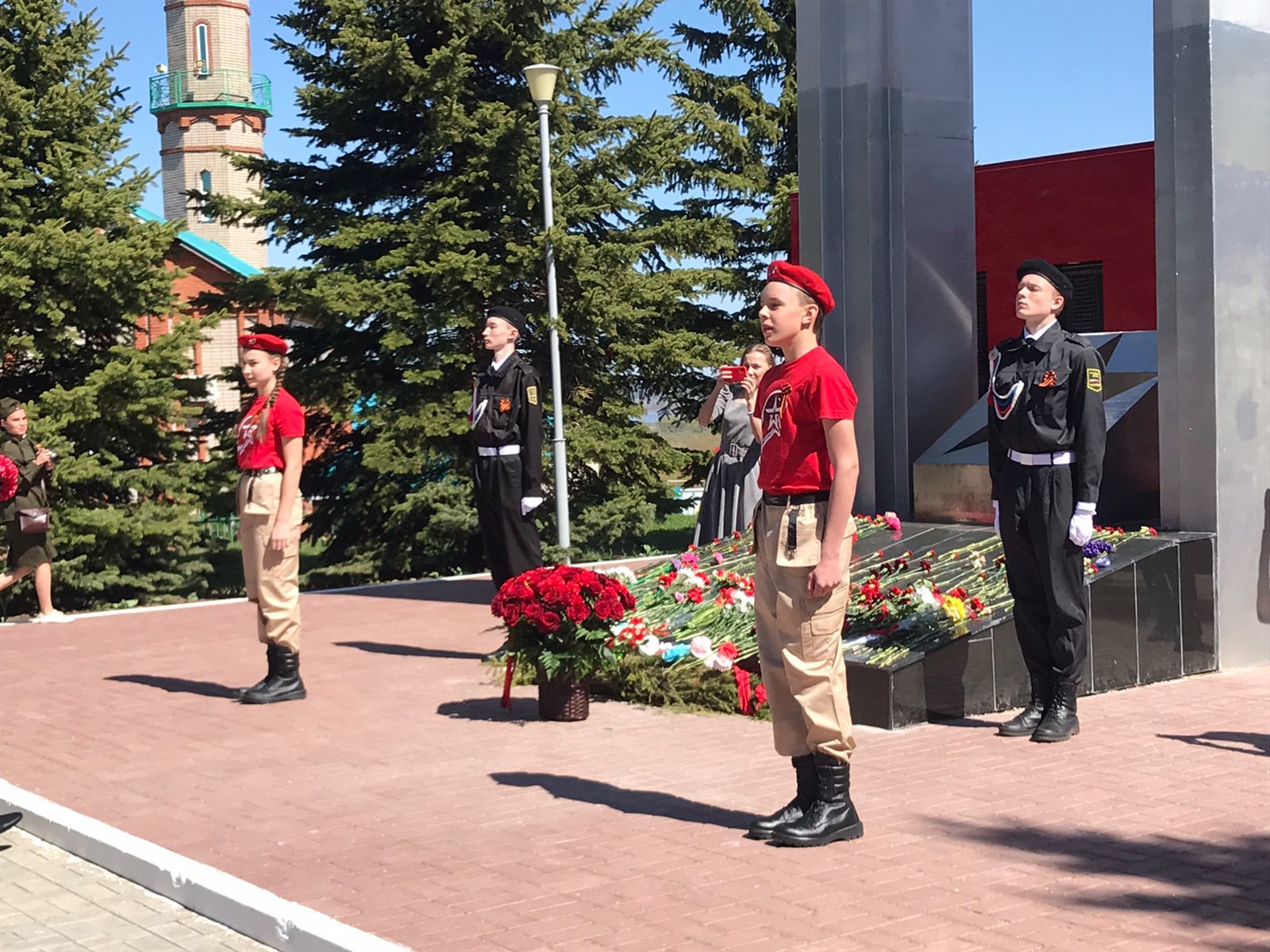 В Камских Полянах празднование Дня Победы началось с торжественного митинга