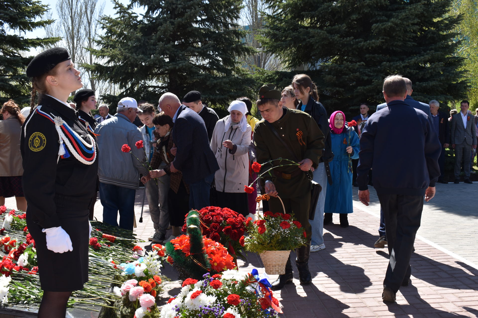 В Камских Полянах празднование Дня Победы началось с торжественного митинга