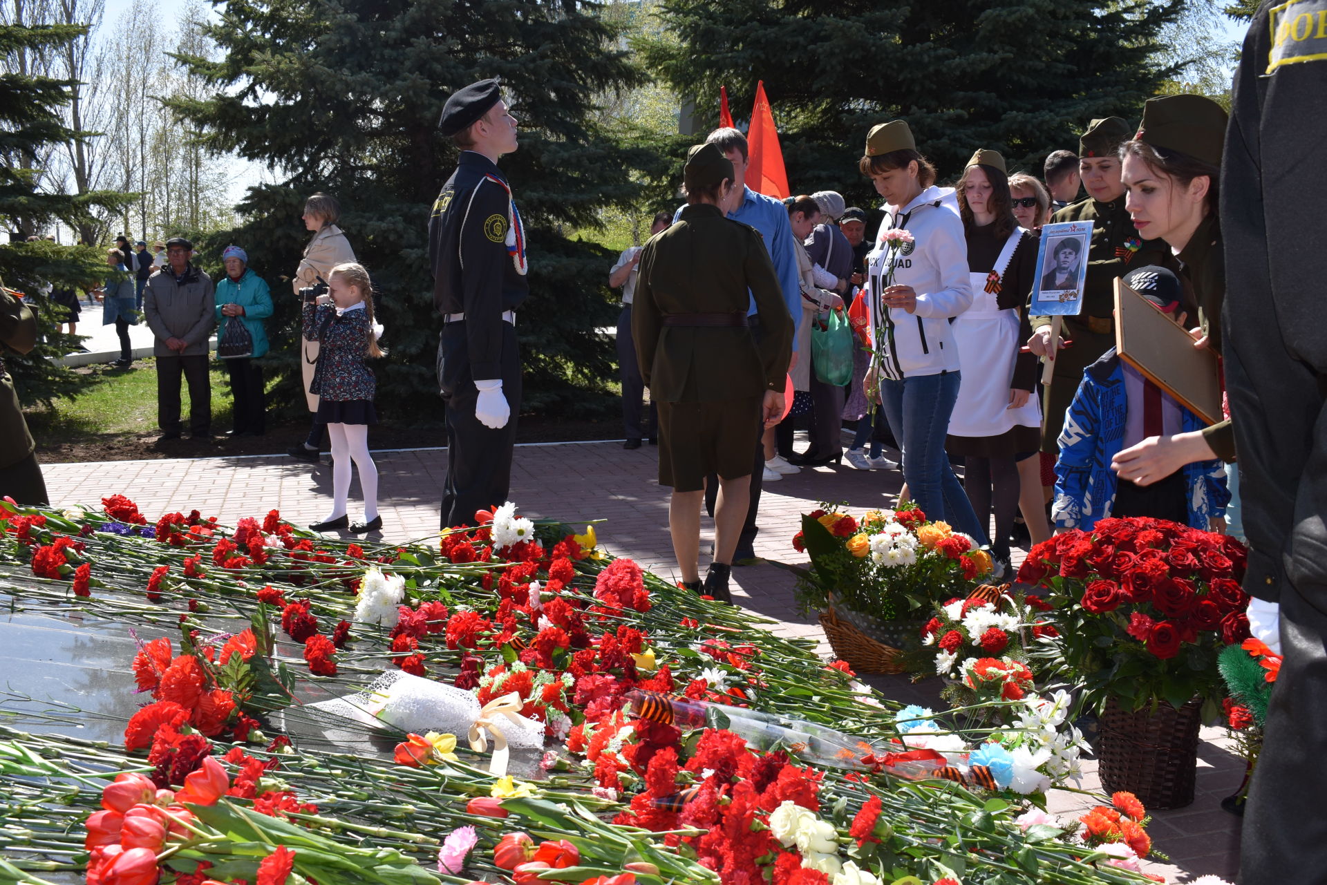 В Камских Полянах празднование Дня Победы началось с торжественного митинга