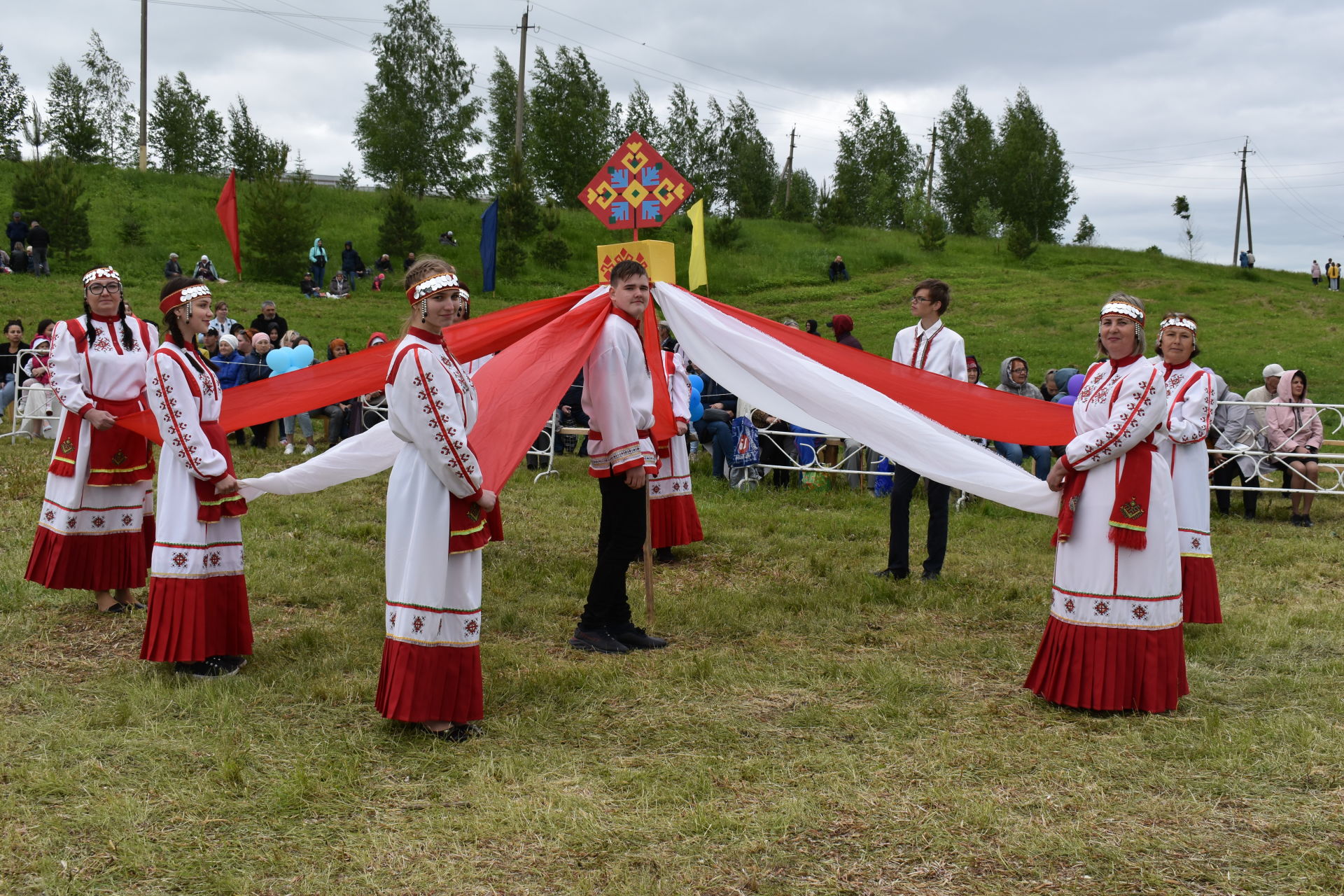 В Камских Полянах масштабно отметили любимый праздник – «Сабантуй» (ФОТОРЕПОРТАЖ)