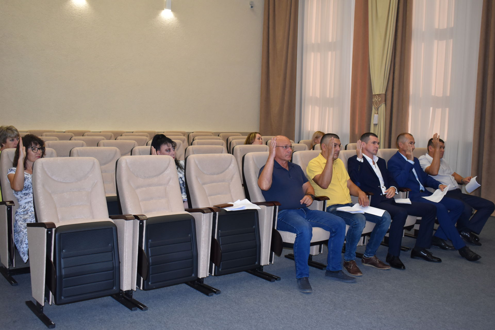 В здании исполнительного комитета прошла 16 сессия Совета муниципального образования