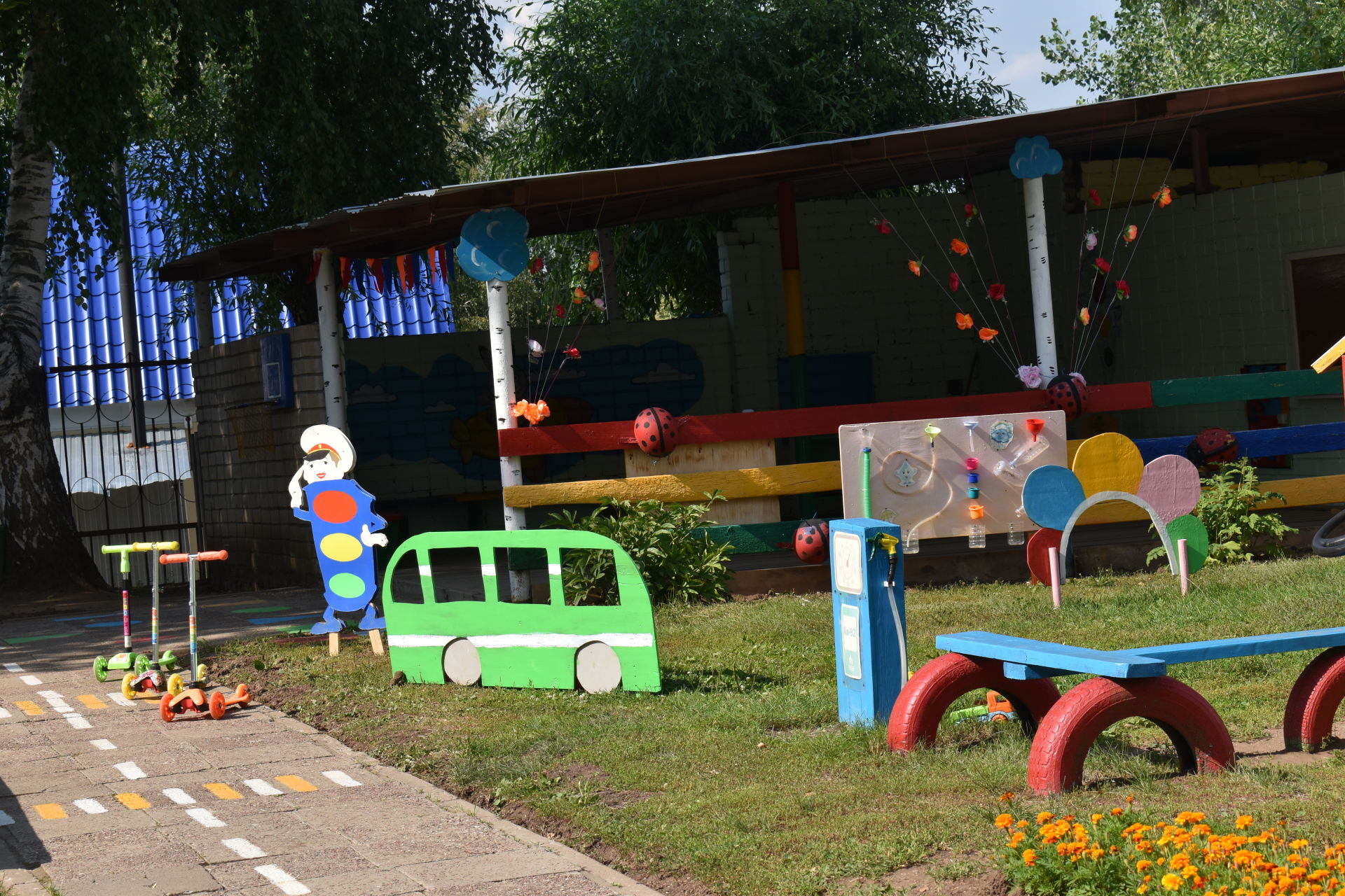 Трудовые коллективы детских садов Камских Полян приступили к подготовке к предстоящему учебному году