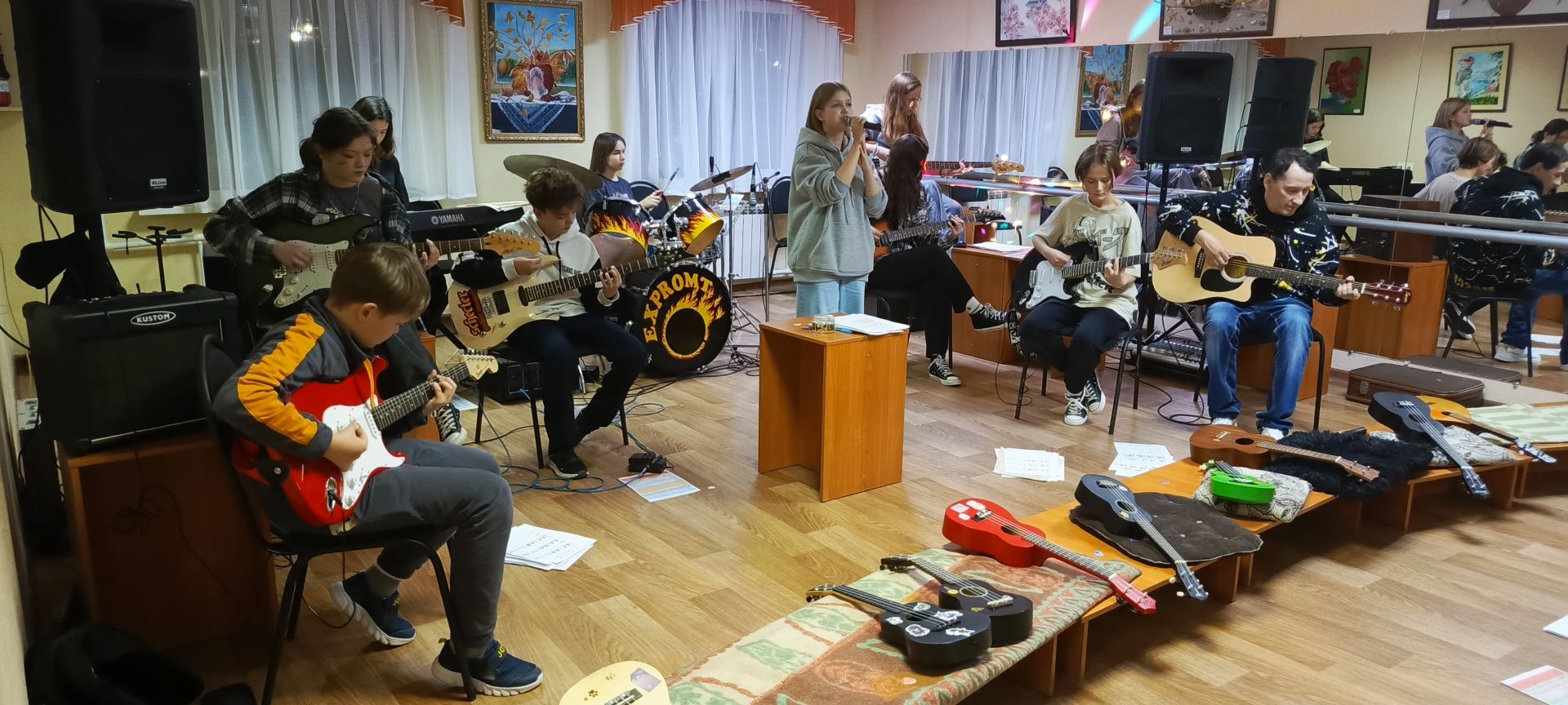 В Центре детского творчества «Радуга» состоялся концерт воспитанников объединения «Город песен»