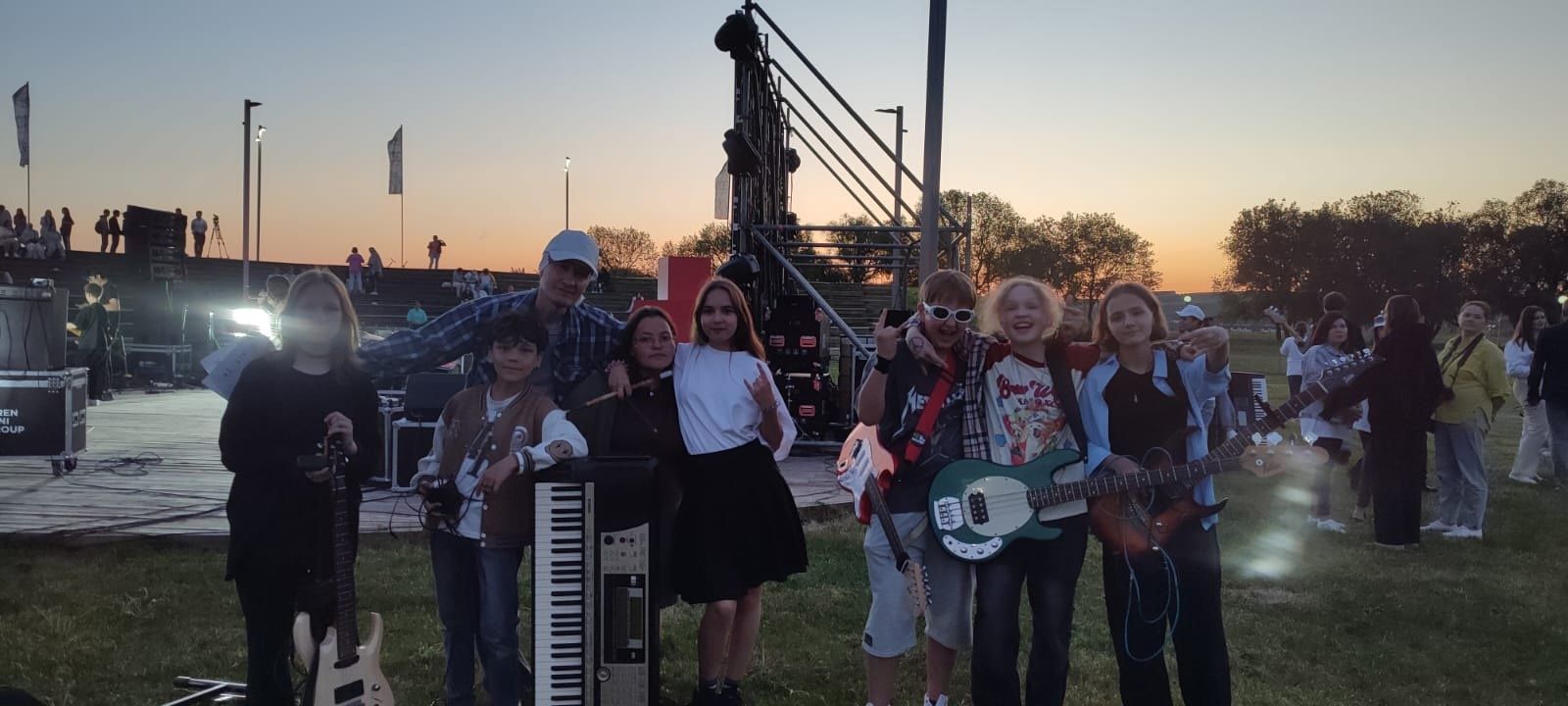 Рок-музыканты объединения «Город песен» из Камских Полян приняли участие во Всероссийском детском и молодежном рок-фестивале «ИкРок»